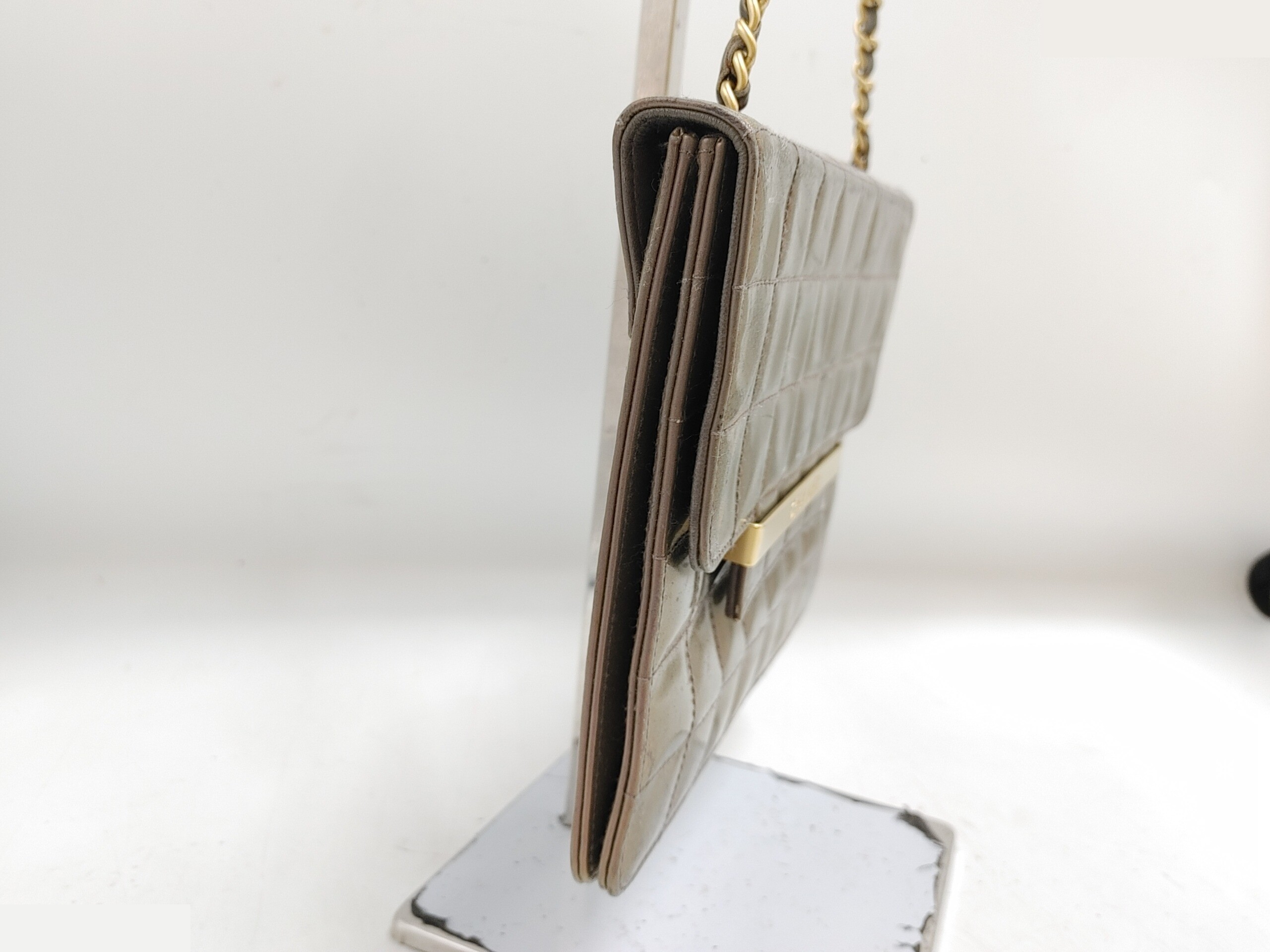 Chocolate bar chain handbag with sticker, item number 5803068, patent leather. — view 4