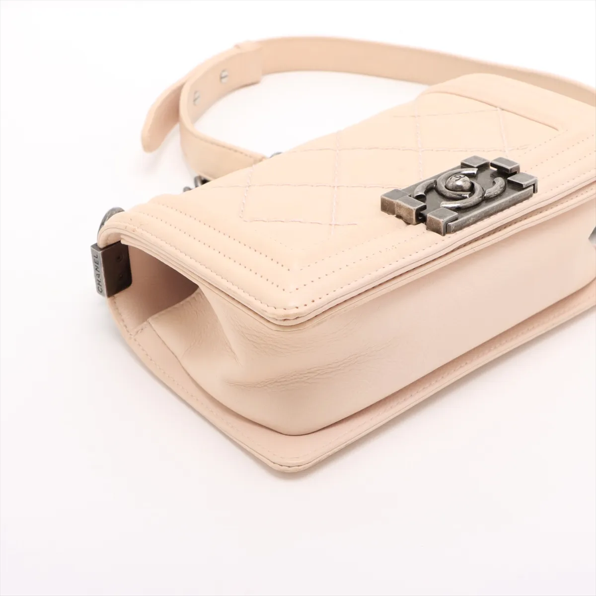 Boy Chanel 20 Small Lambskin Chain Shoulder Bag Beige Gunmetallic Hardware 18770162 18th Series A67085 — view 4