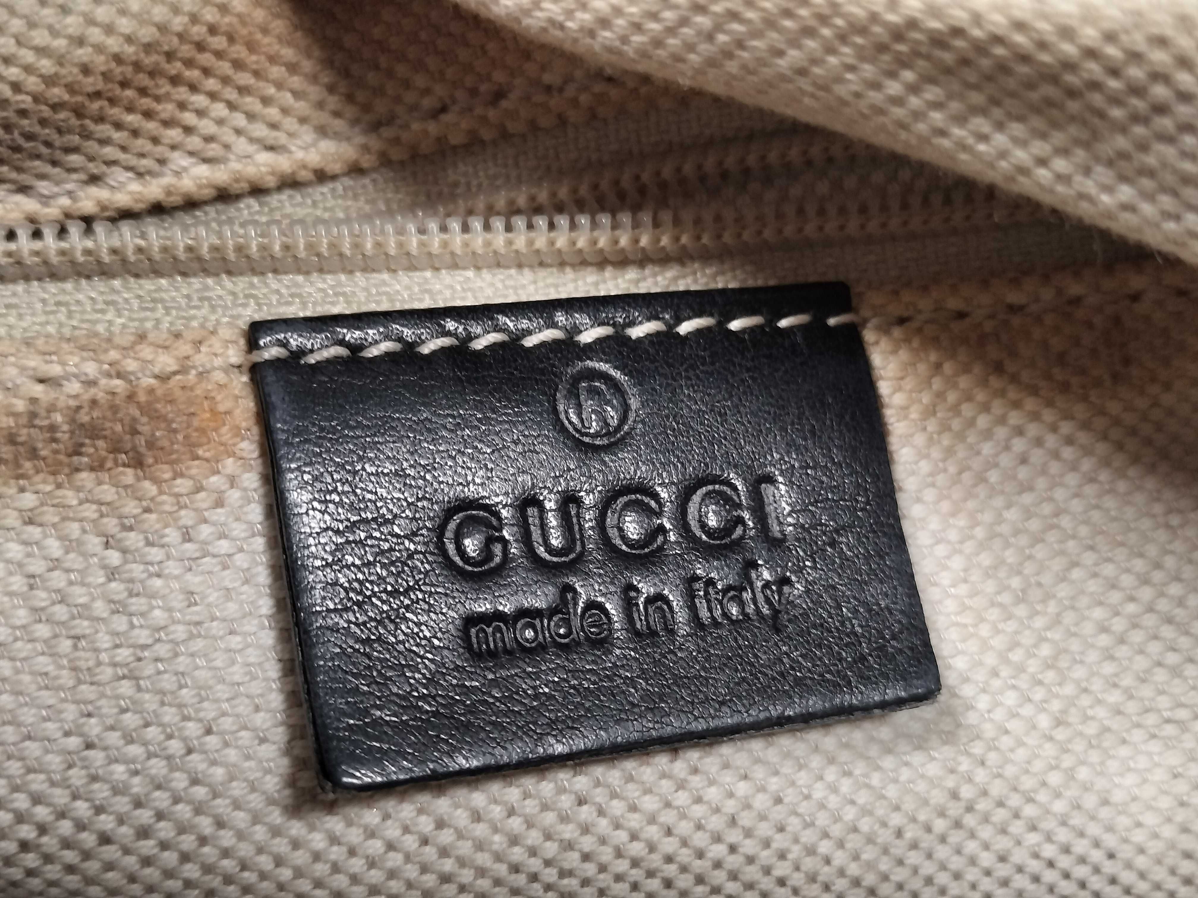 GG Canvas Gucci Handbag Shoulder Bag — view 13
