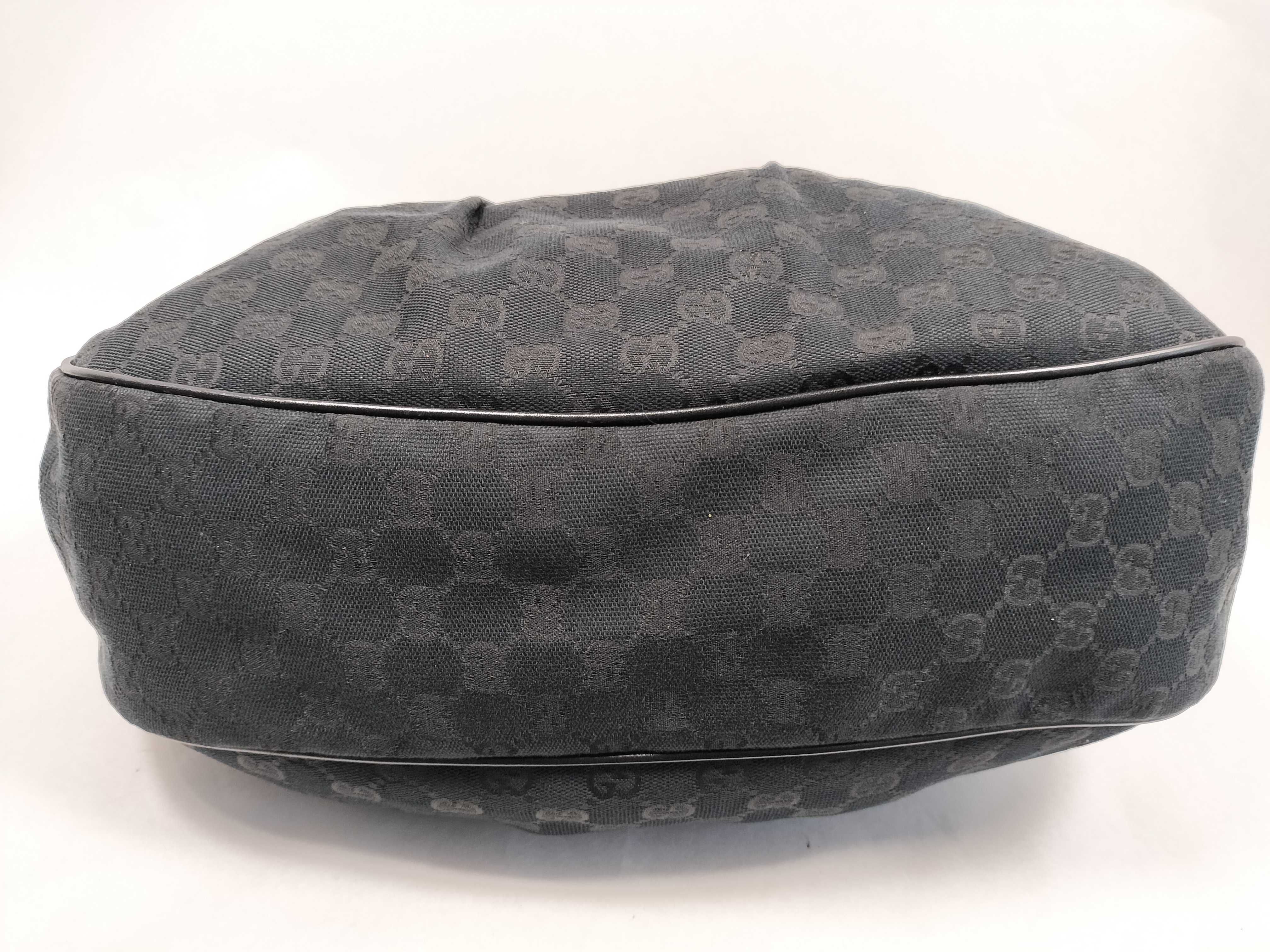 GG Canvas Gucci Handbag Shoulder Bag — view 7