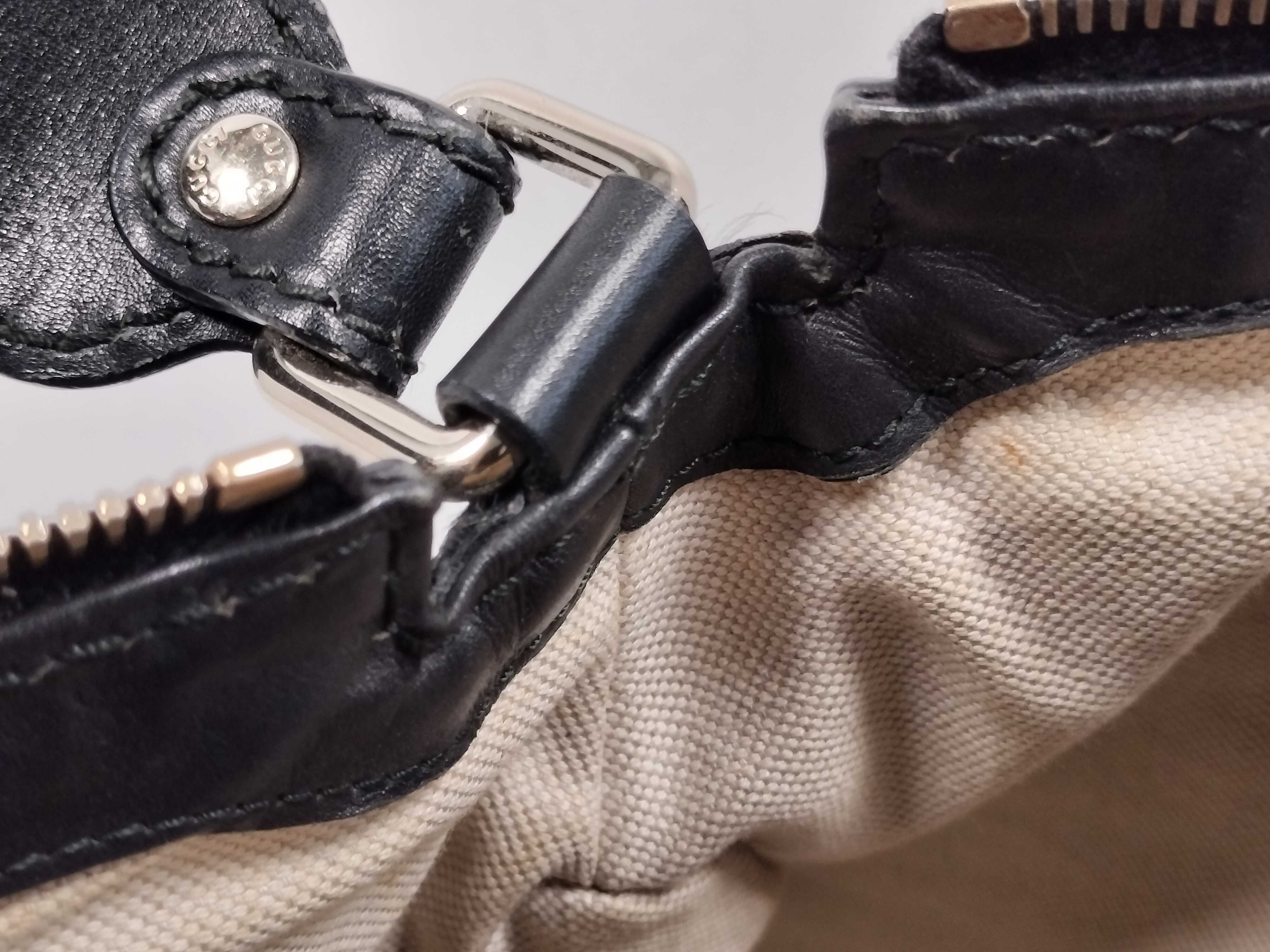 GG Canvas Gucci Handbag Shoulder Bag — view 10