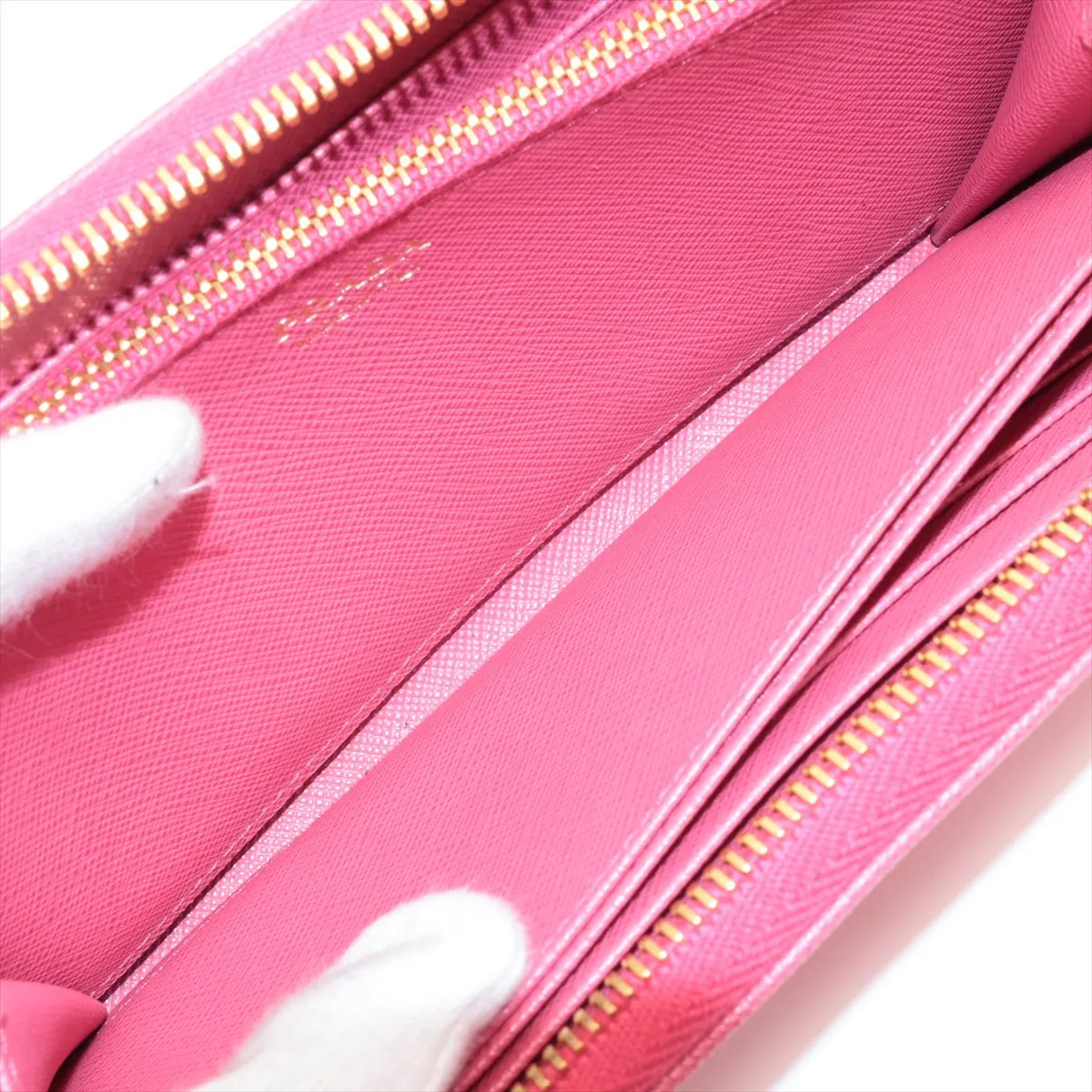 Saffiano Metal 1ML506 Leather Round Zip Wallet Pink — view 6