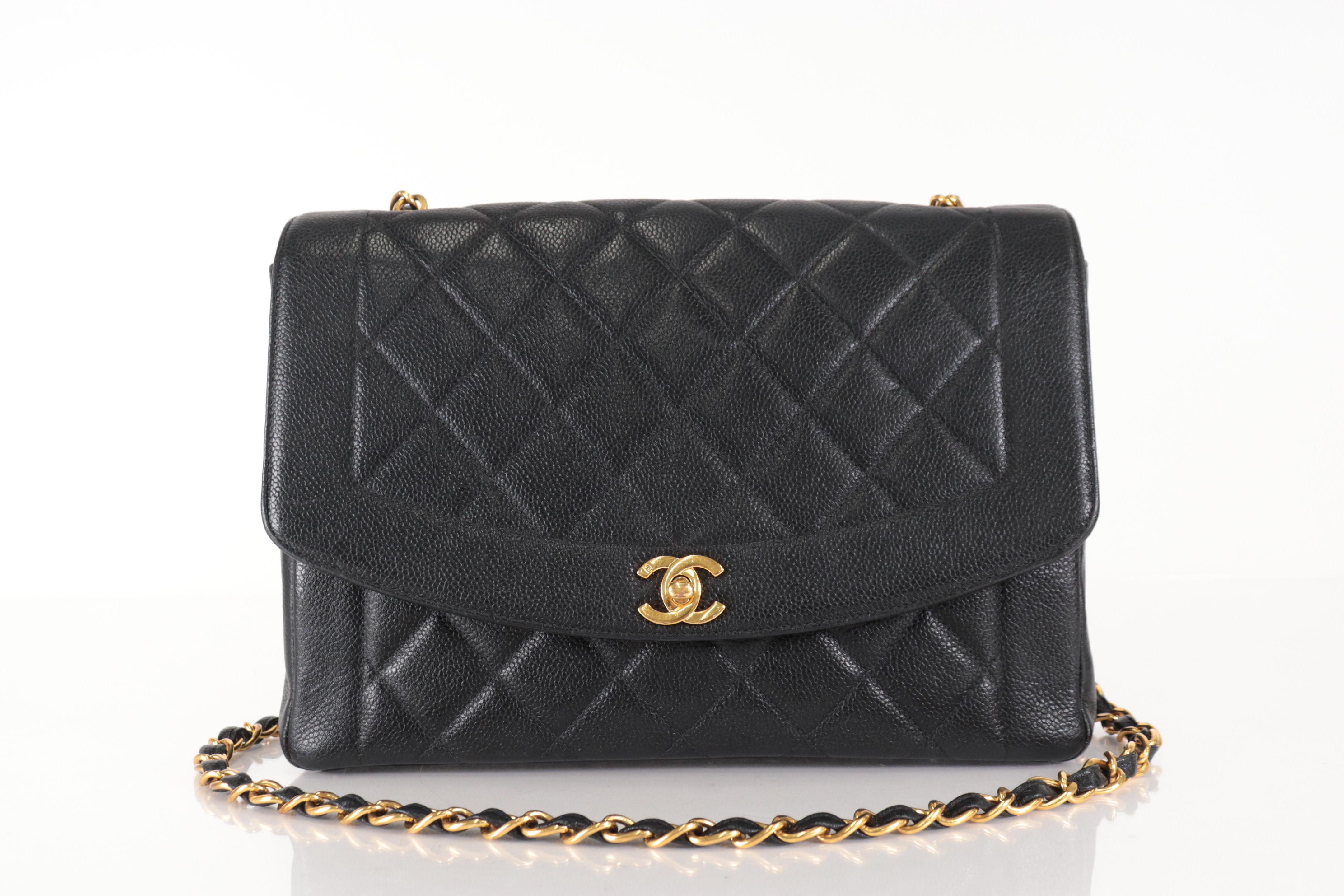 Diana 30 Caviar Chain Shoulder Bag (Serial No. 4) — view 2