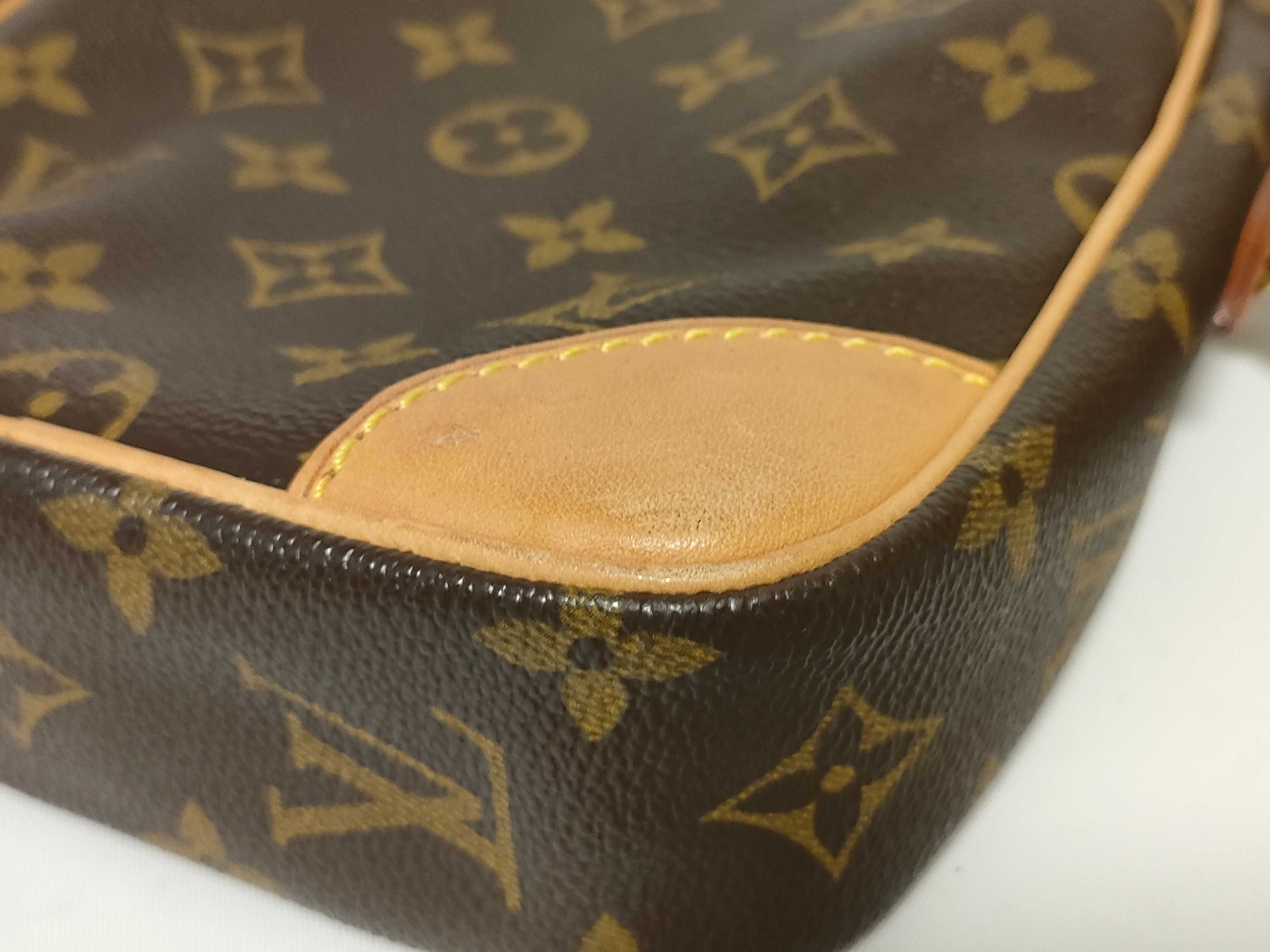 Monogram Vuitton Danube M45267 Shoulder Bag Monogram Shoulder Bag — view 7