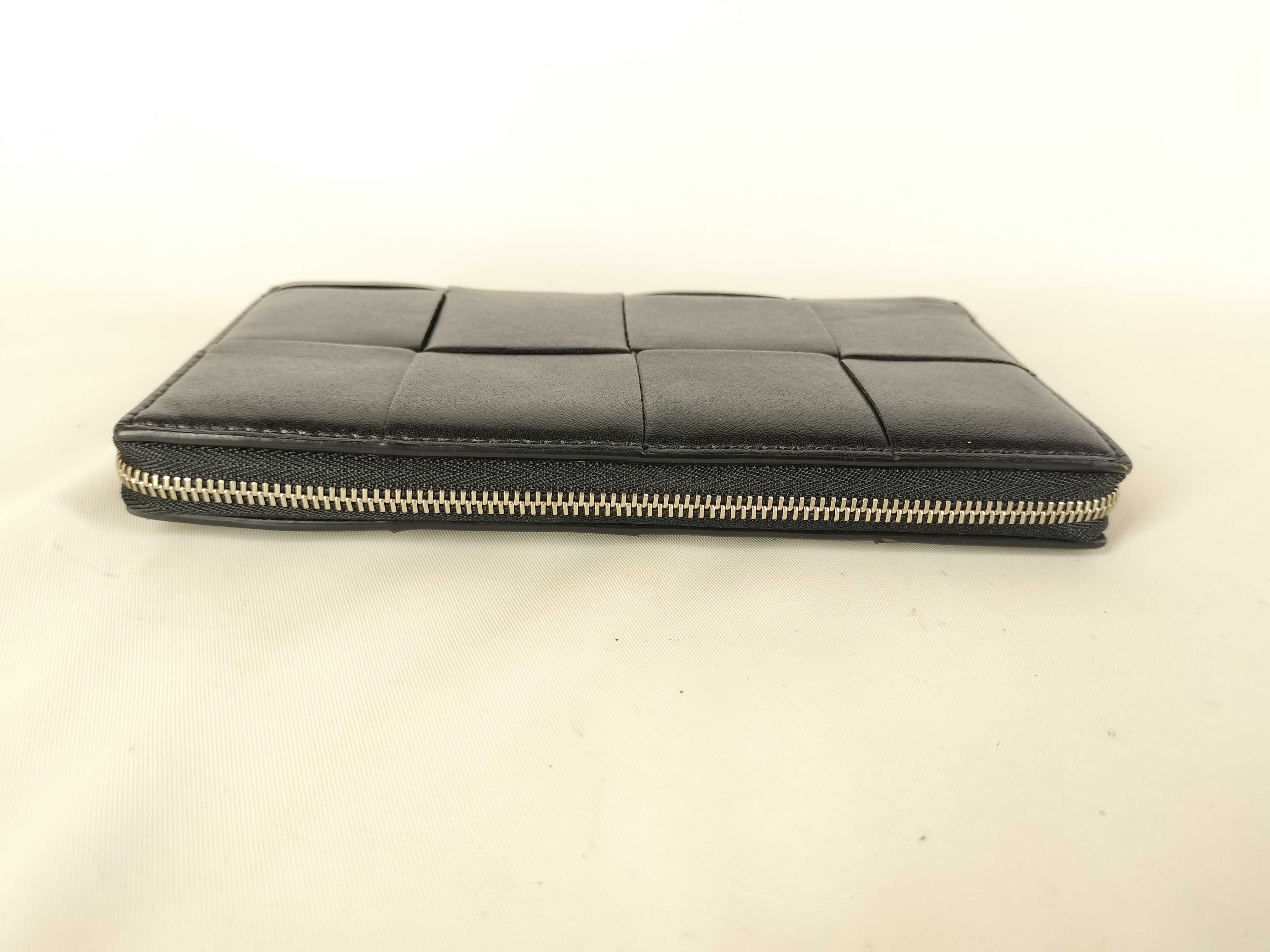 Maxi Intrecciato Cassette Zip Around Wallet — view 4