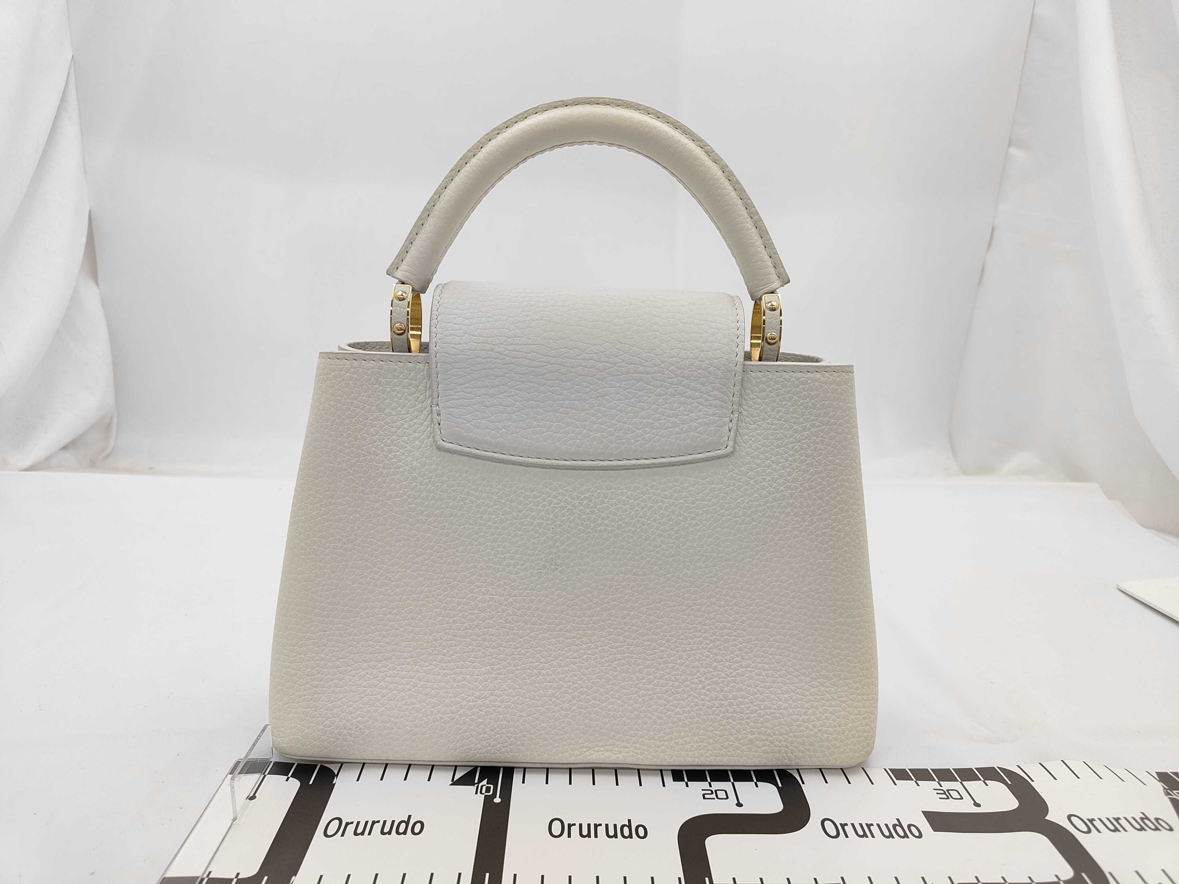 Capucines BB Quartz Taurillon Leather Handbag M24545 NFC — view 2