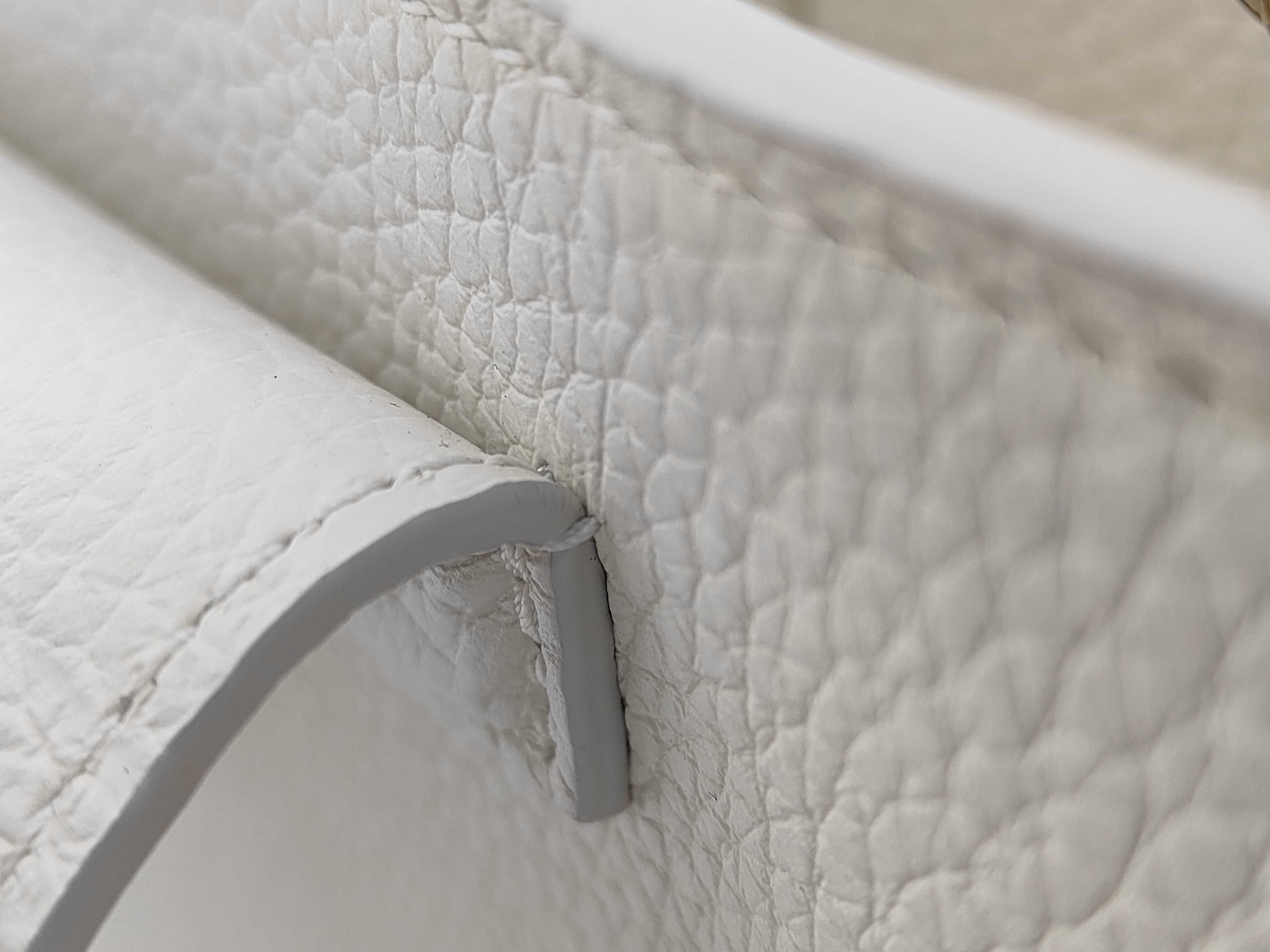 Capucines BB Quartz Taurillon Leather Handbag M24545 NFC — view 8