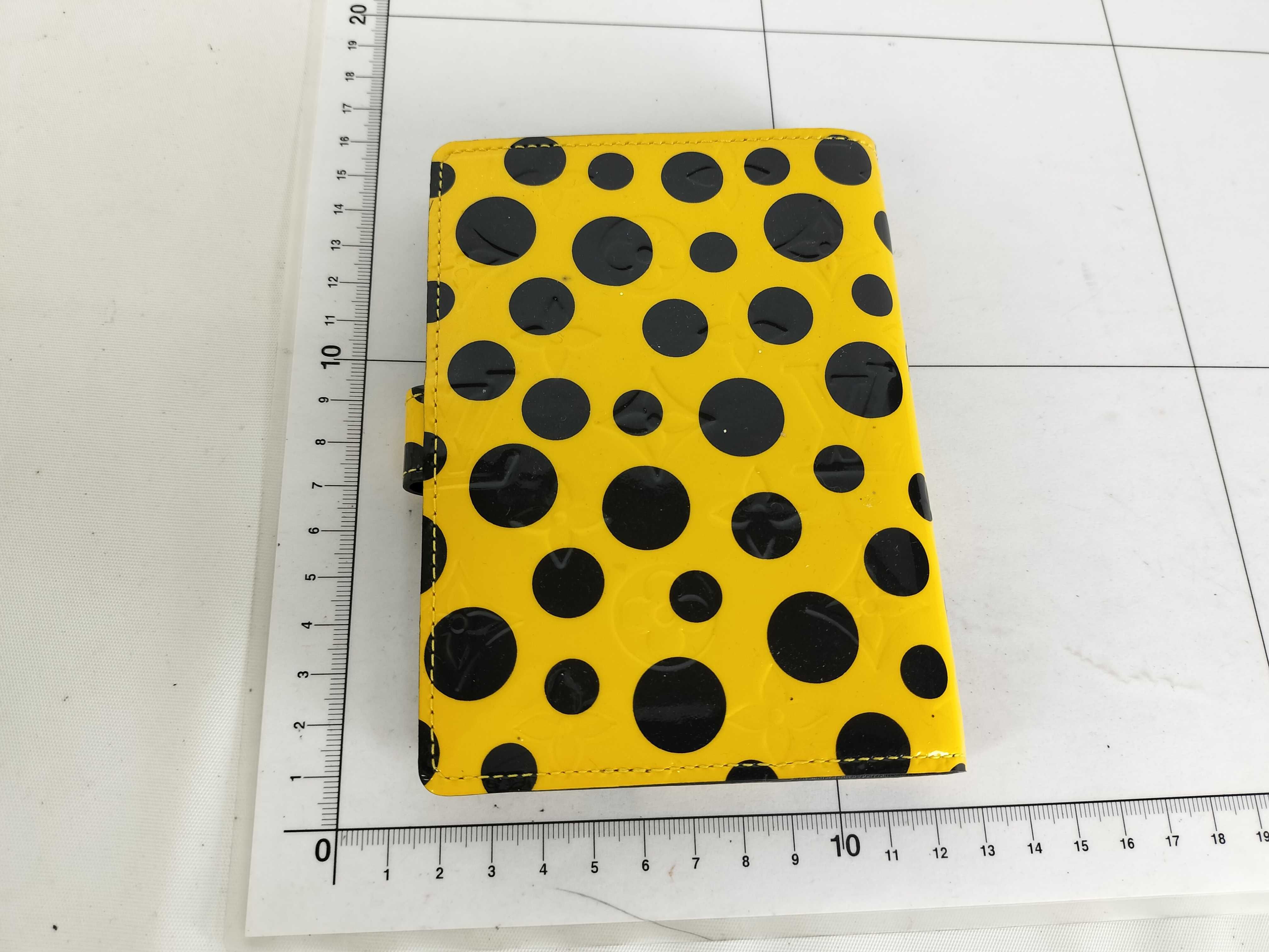Vernis Yayoi Kusama Agenda Yellow x Black Notebook Cover — view 11