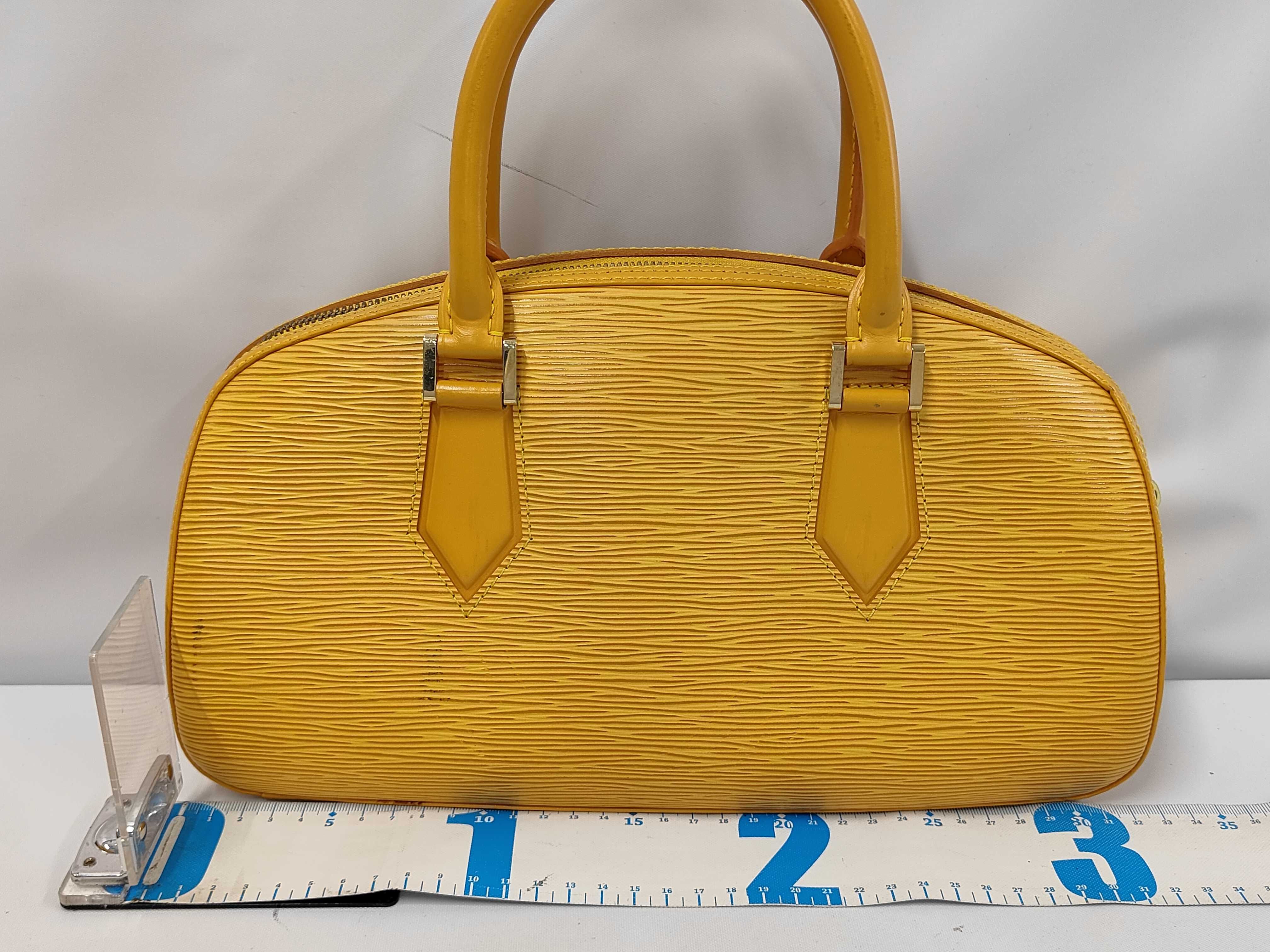 Epi Leather Jasmine M52089 TH0978 Yellow Handbag — view 2