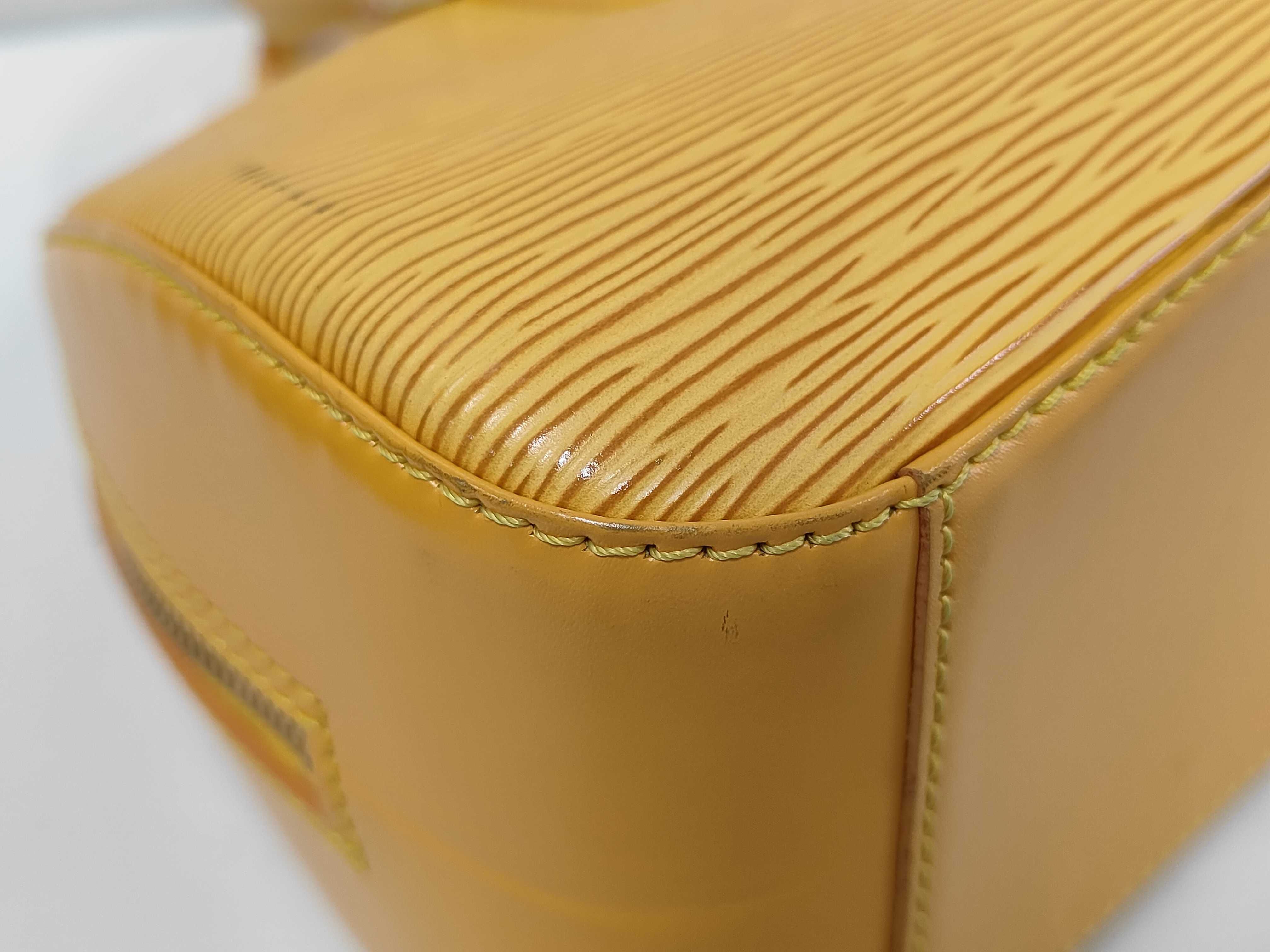 Epi Leather Jasmine M52089 TH0978 Yellow Handbag — view 3