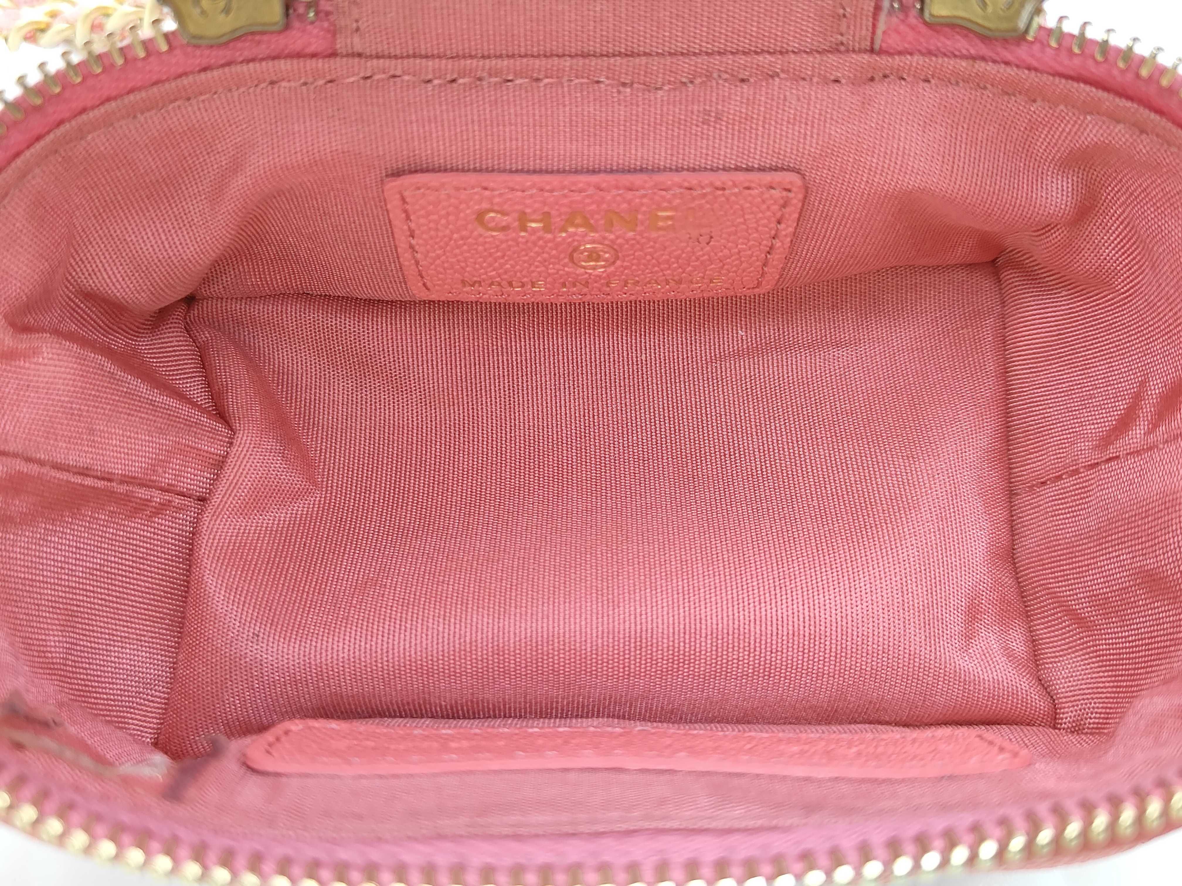 Matelassé Caviar Skin Mini Vanity Chain Shoulder Pouch (Accessories: Seal, Shoulder Bag) — view 11