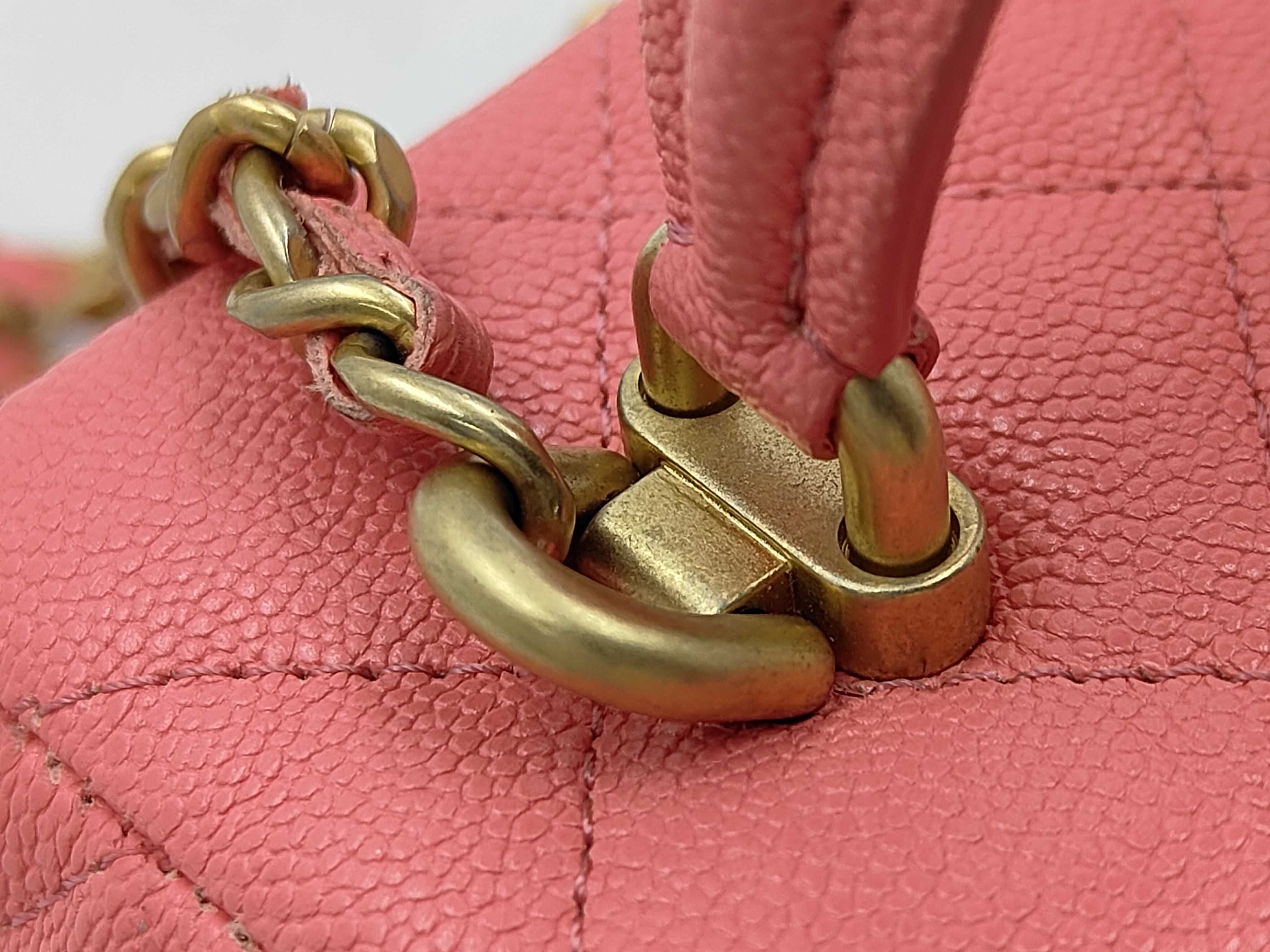 Matelassé Caviar Skin Mini Vanity Chain Shoulder Pouch (Accessories: Seal, Shoulder Bag) — view 6