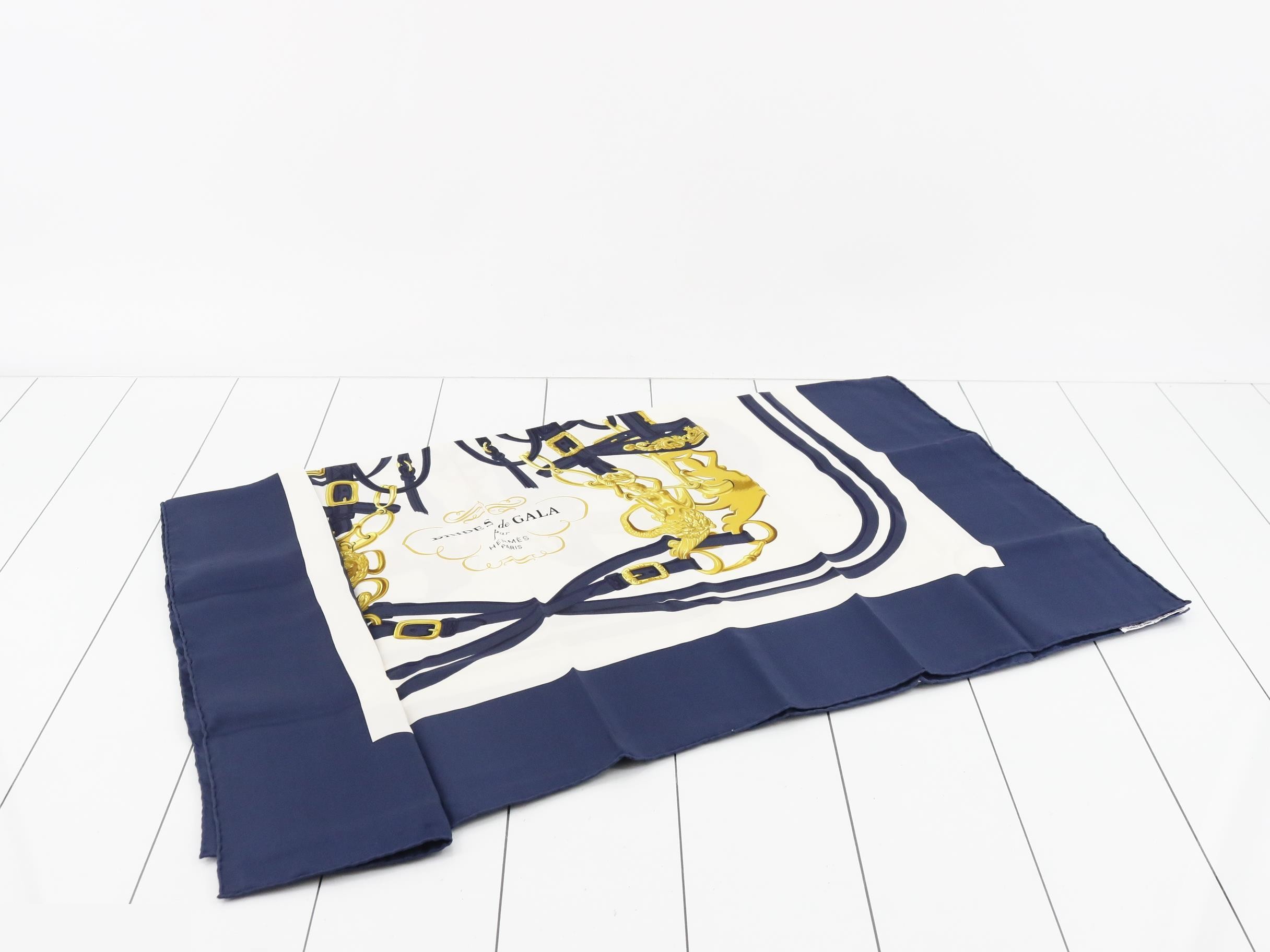 Carré 90 Brides de Gala Silk Scarf — view 3