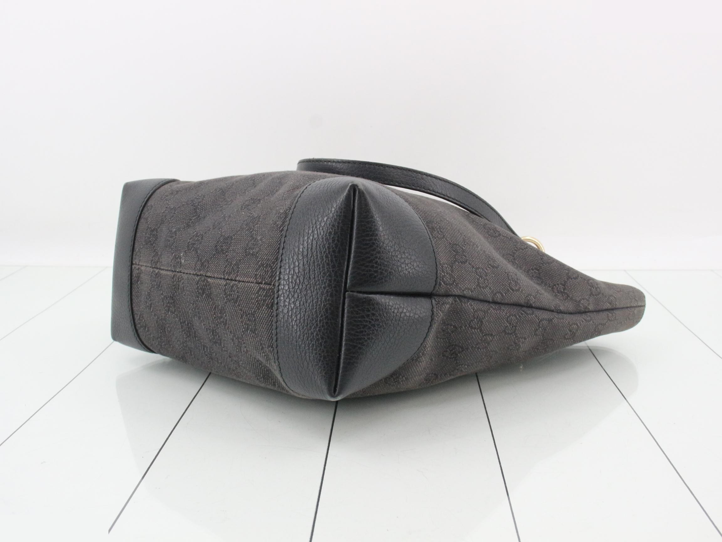 Bucket-shaped tote bag, approximately 25 cm wide. — view 6