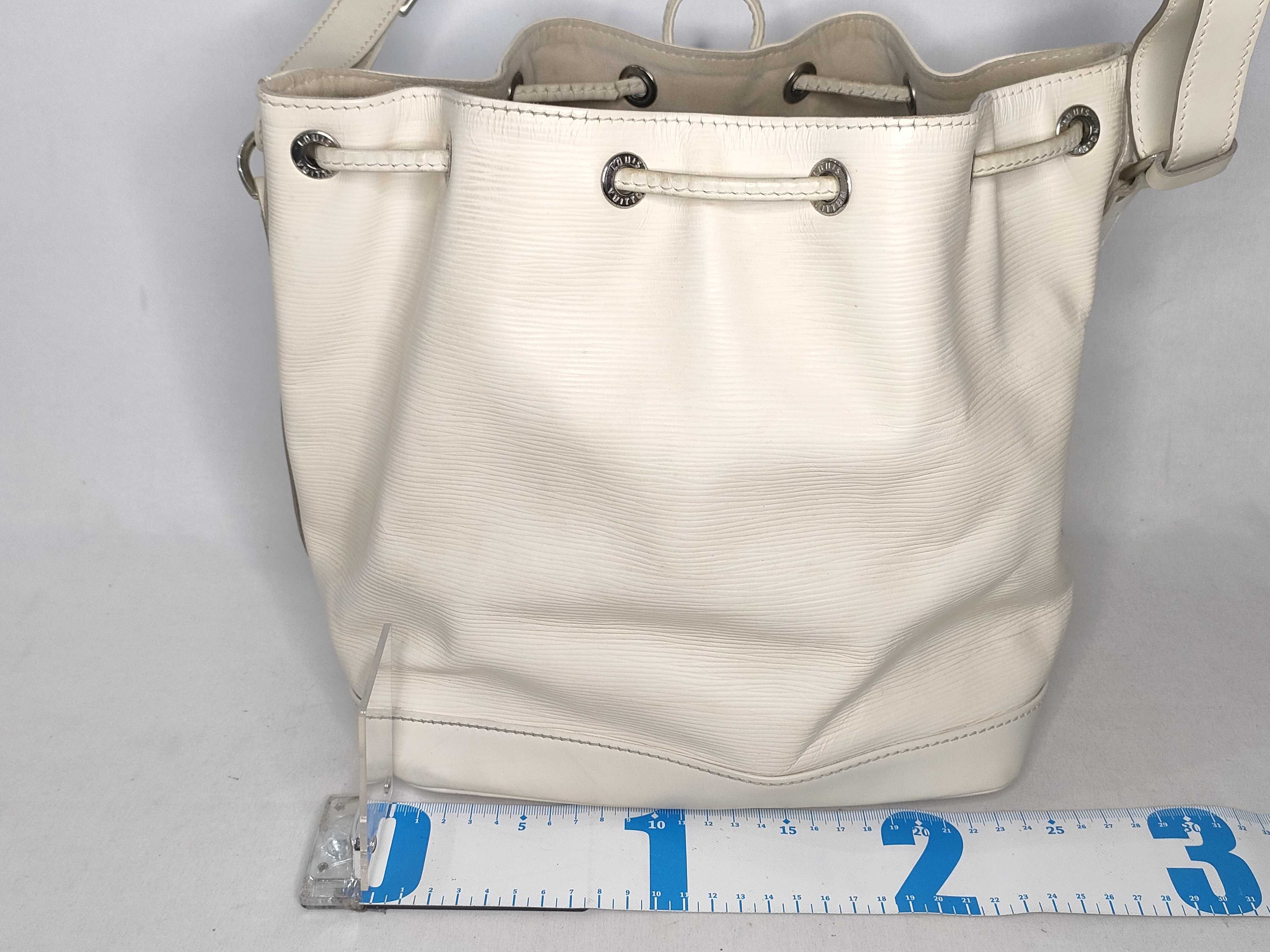Epi PH- Petit Noe Bucket Bag White Epi Leather Shoulder Bag — view 2