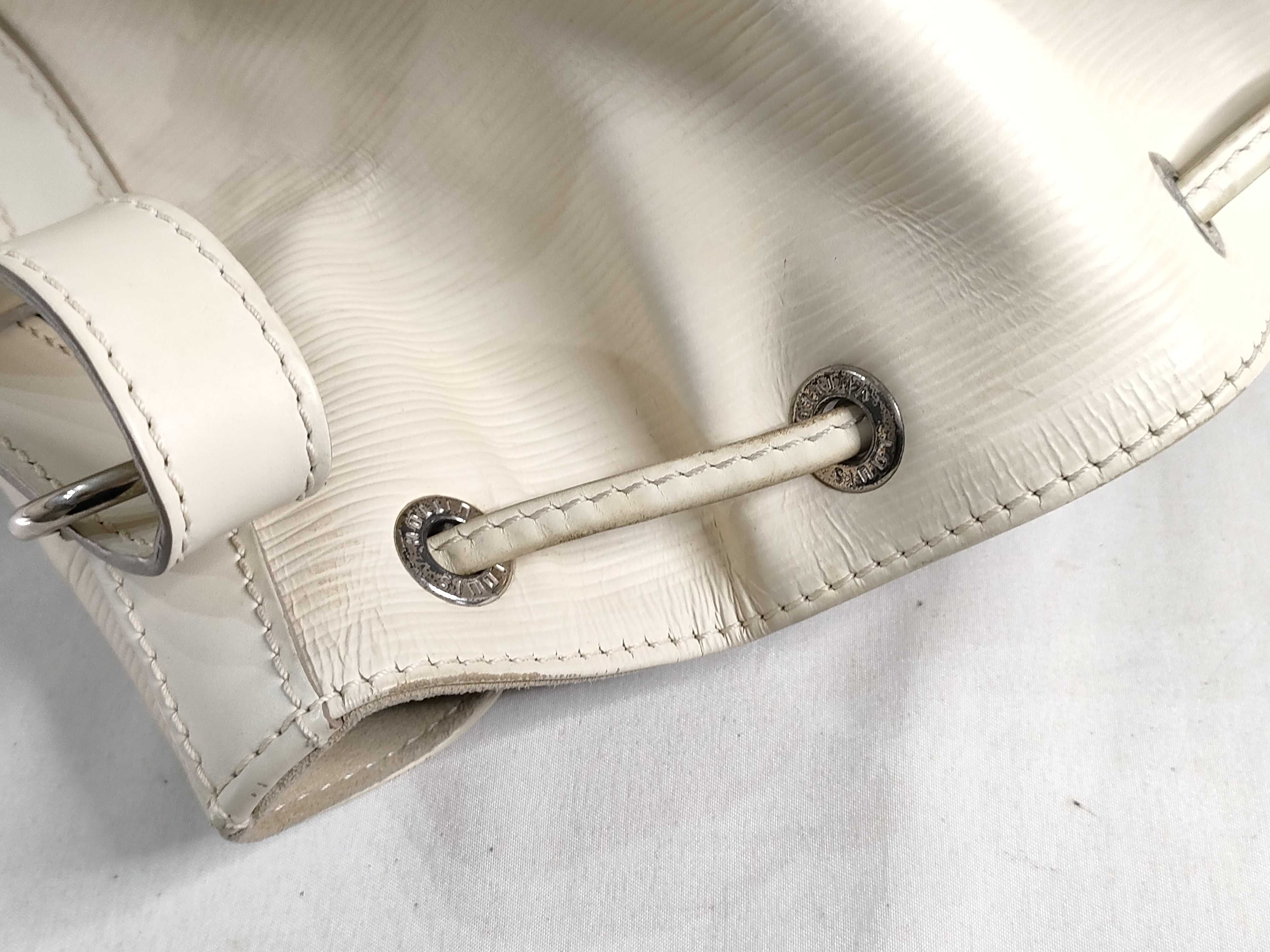Epi PH- Petit Noe Bucket Bag White Epi Leather Shoulder Bag — view 11