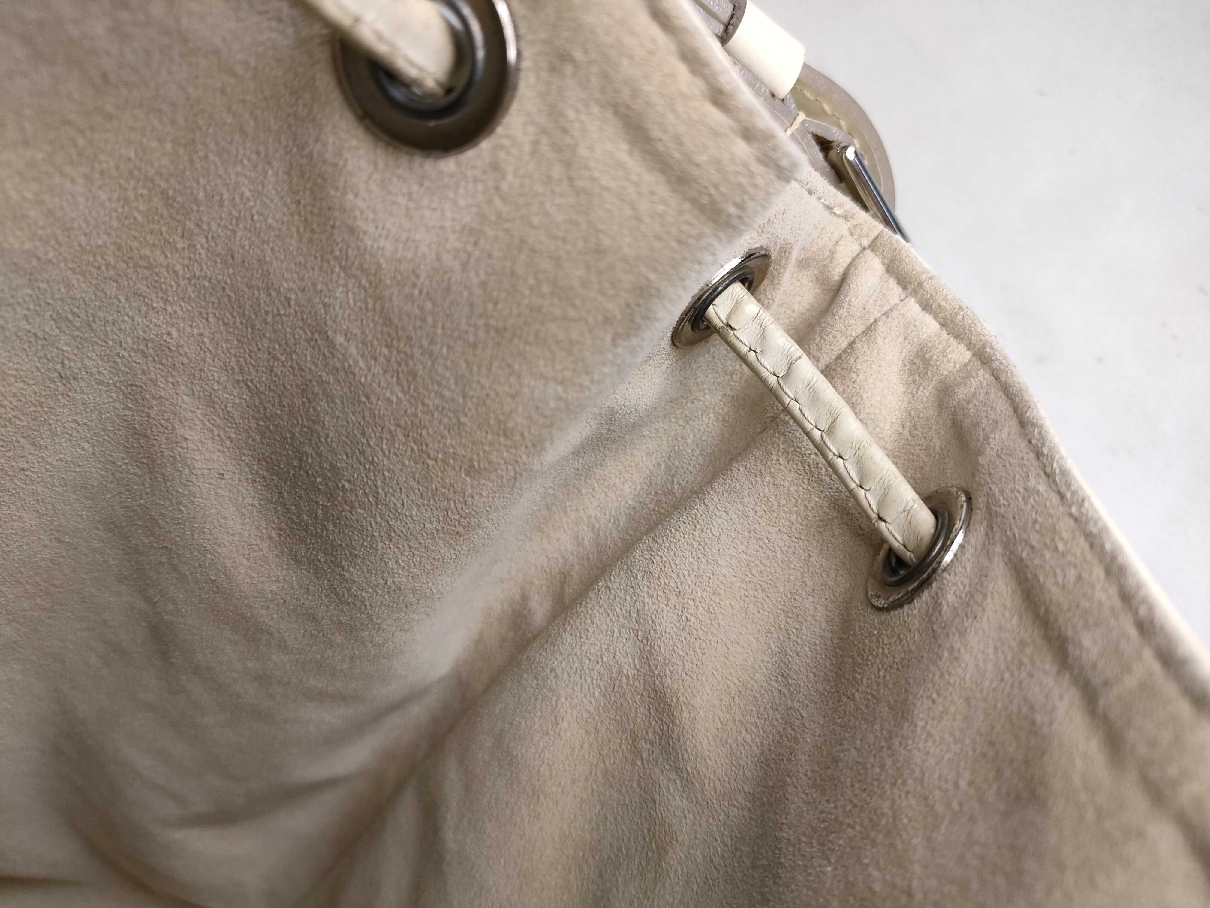 Epi PH- Petit Noe Bucket Bag White Epi Leather Shoulder Bag — view 8