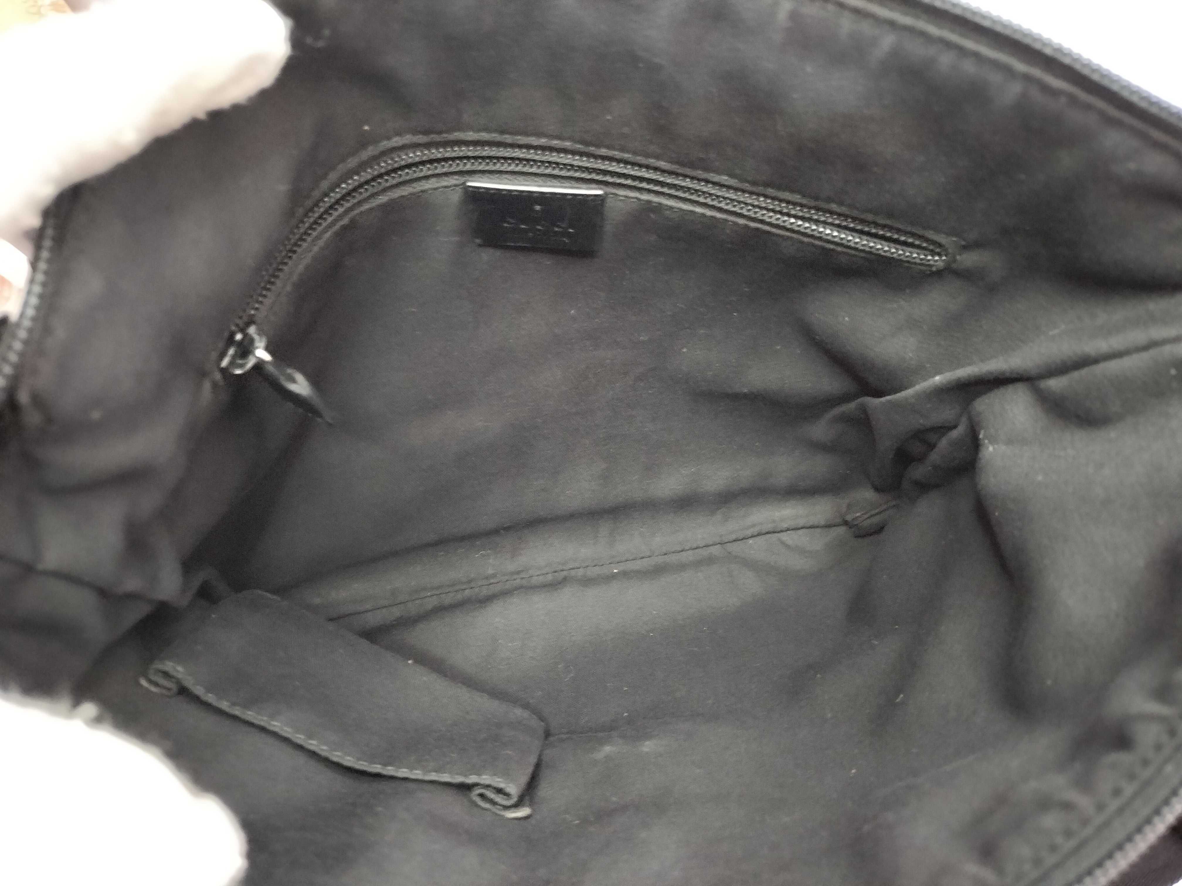 GG Canvas Shoulder Bag (Black) — view 11