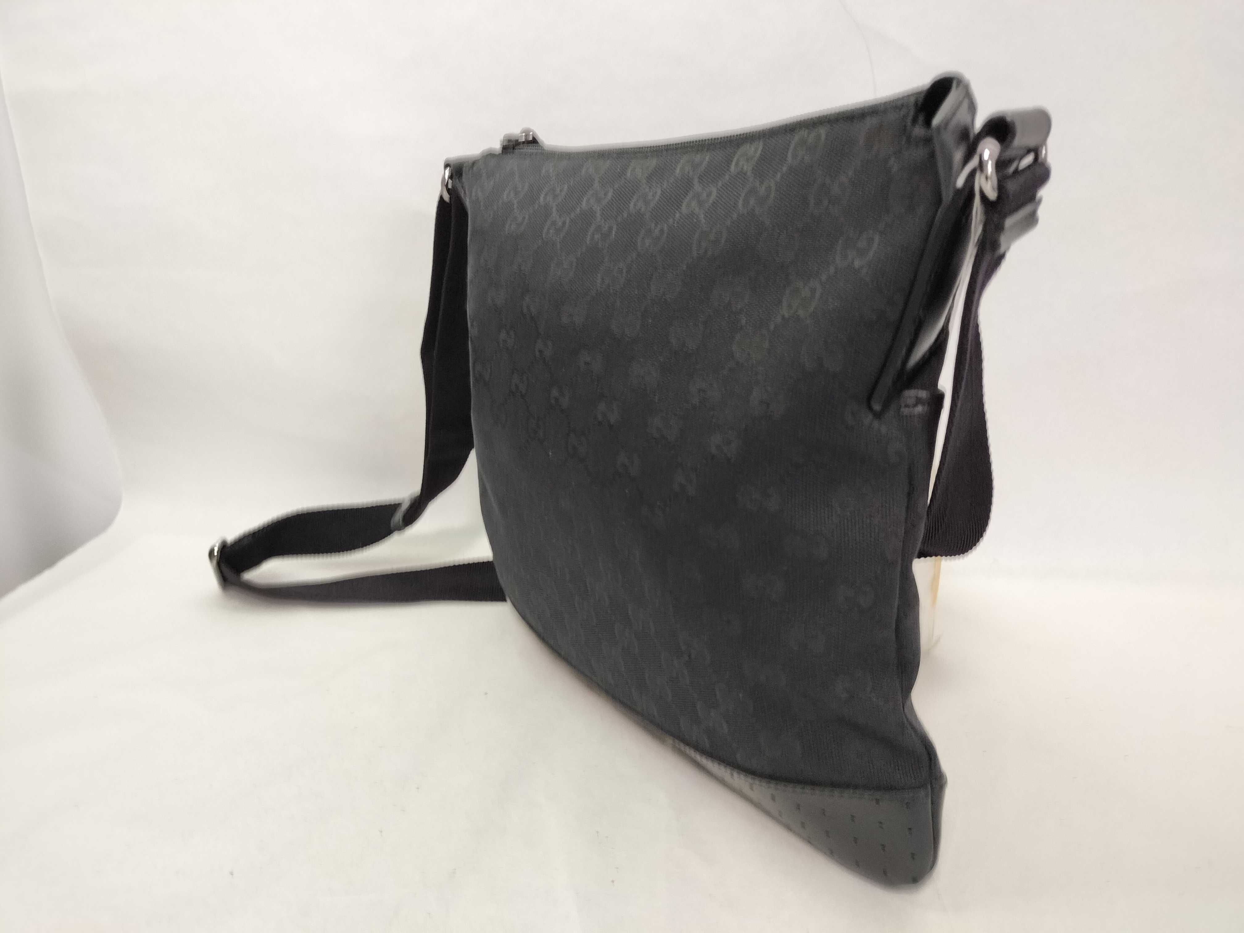 GG Canvas Shoulder Bag (Black) — view 3