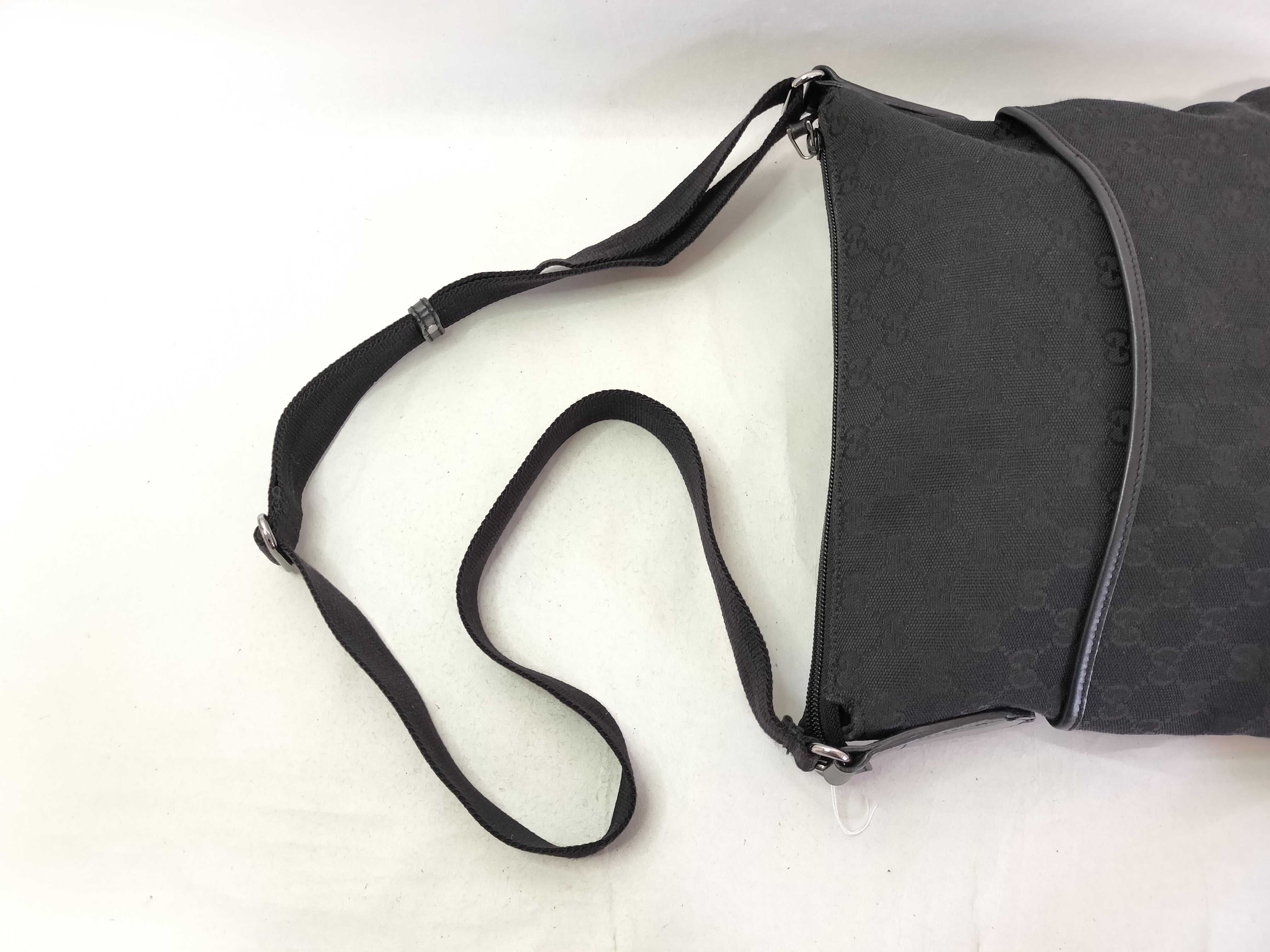 GG Canvas Shoulder Bag (Black) — view 4