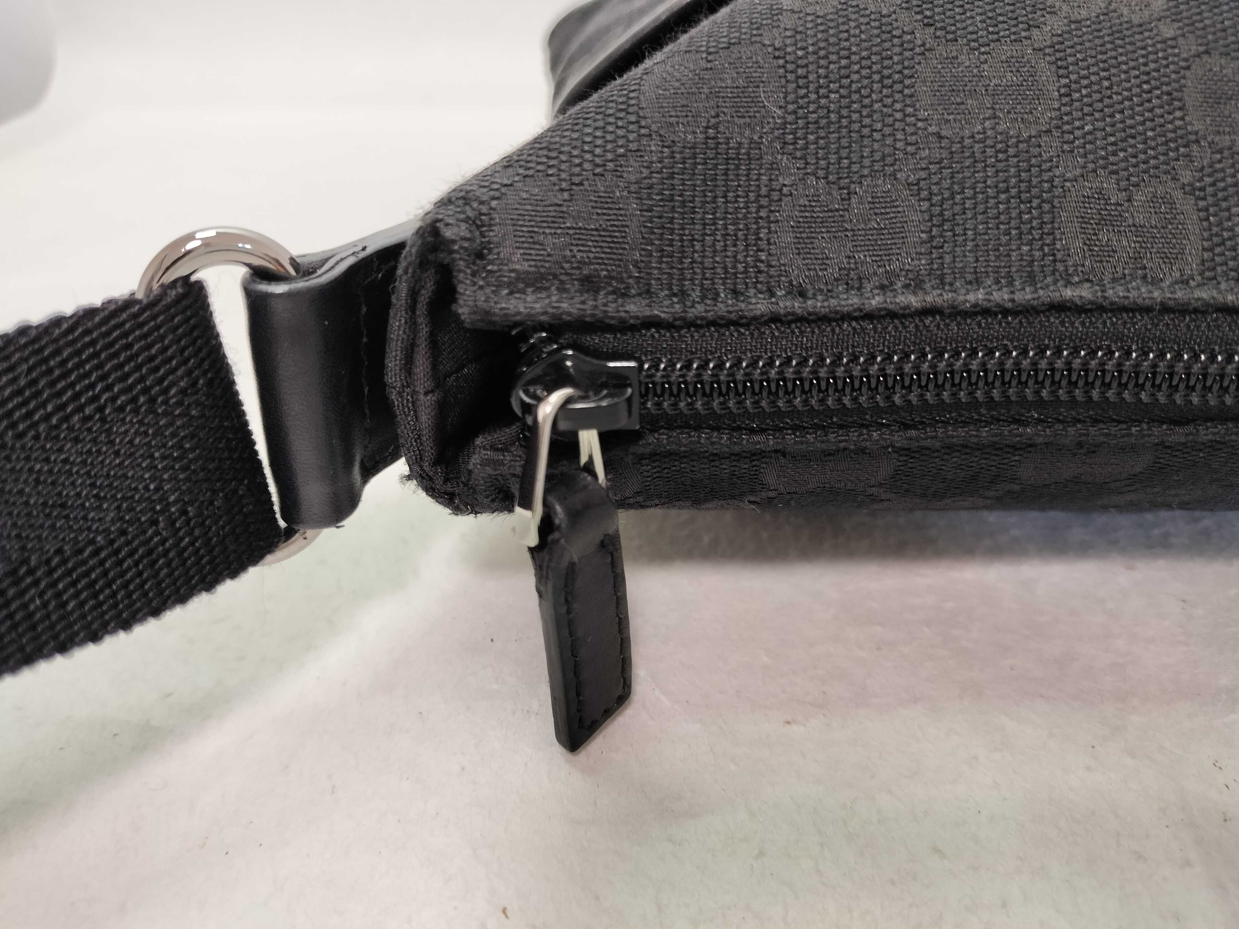 GG Canvas Shoulder Bag (Black) — view 10