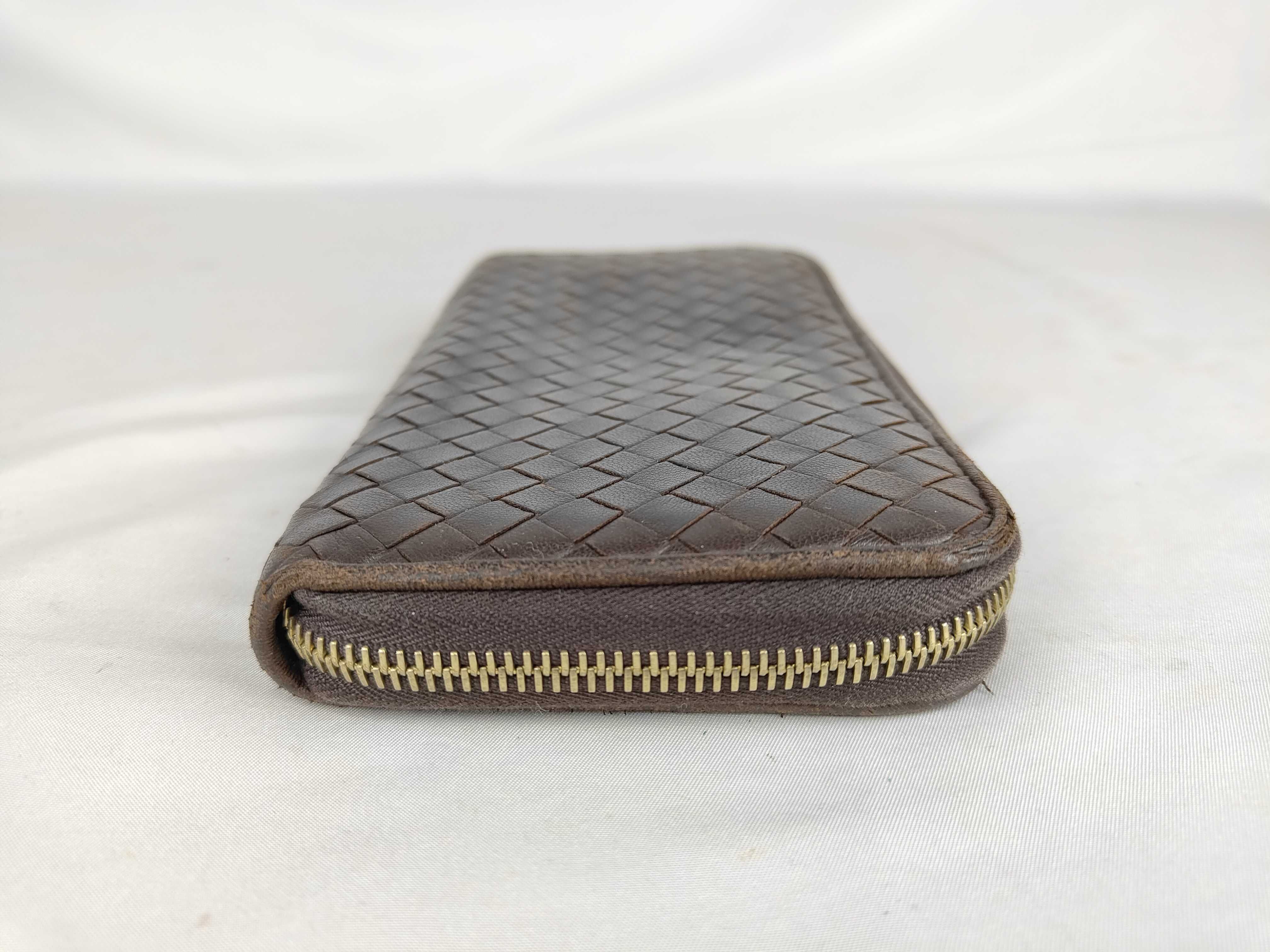 Intrecciato Round Zipper Leather Wallet, Brown — view 4