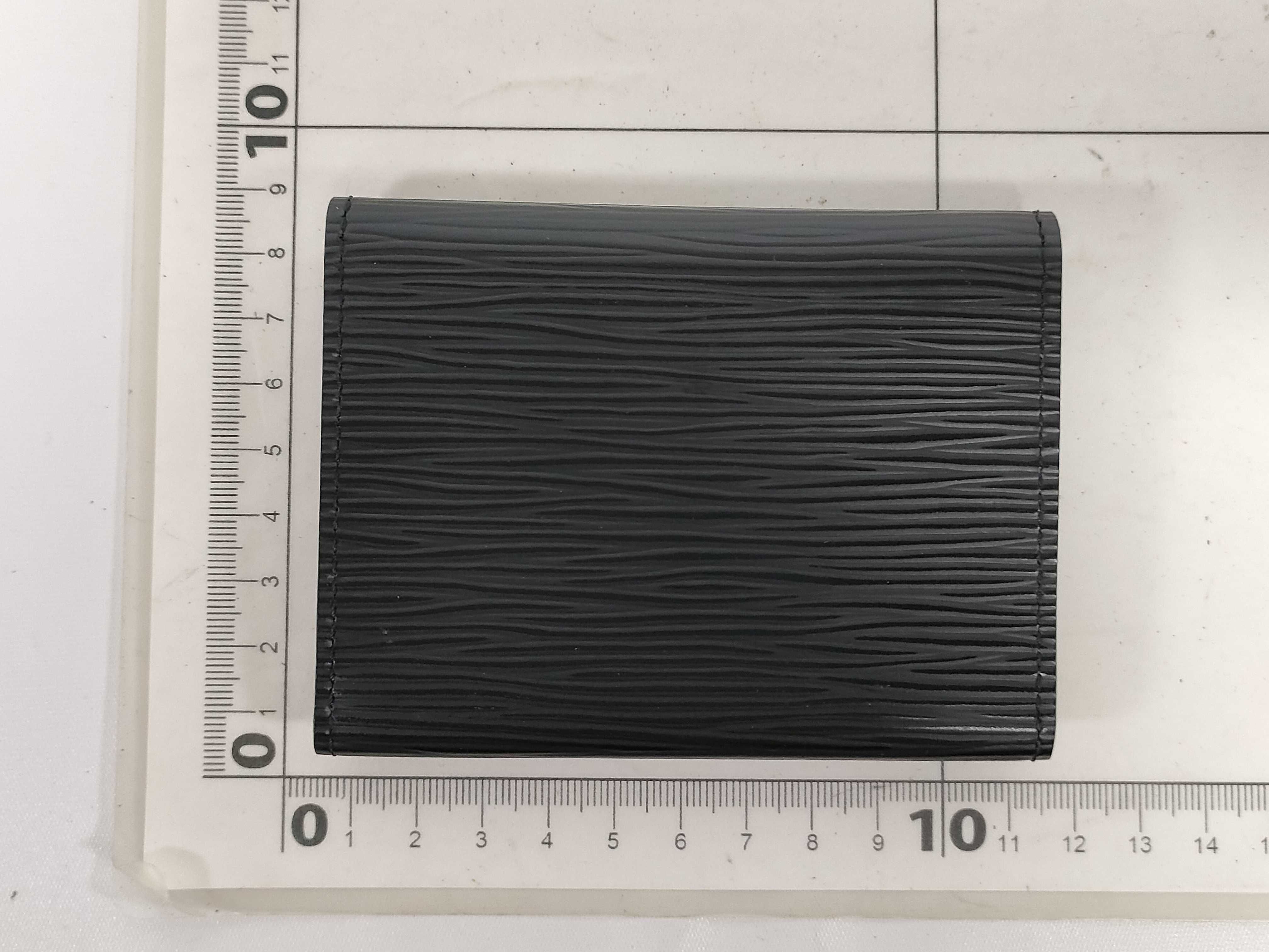 Epi Enveloppe Carte de Visite Noir Card Case — view 2