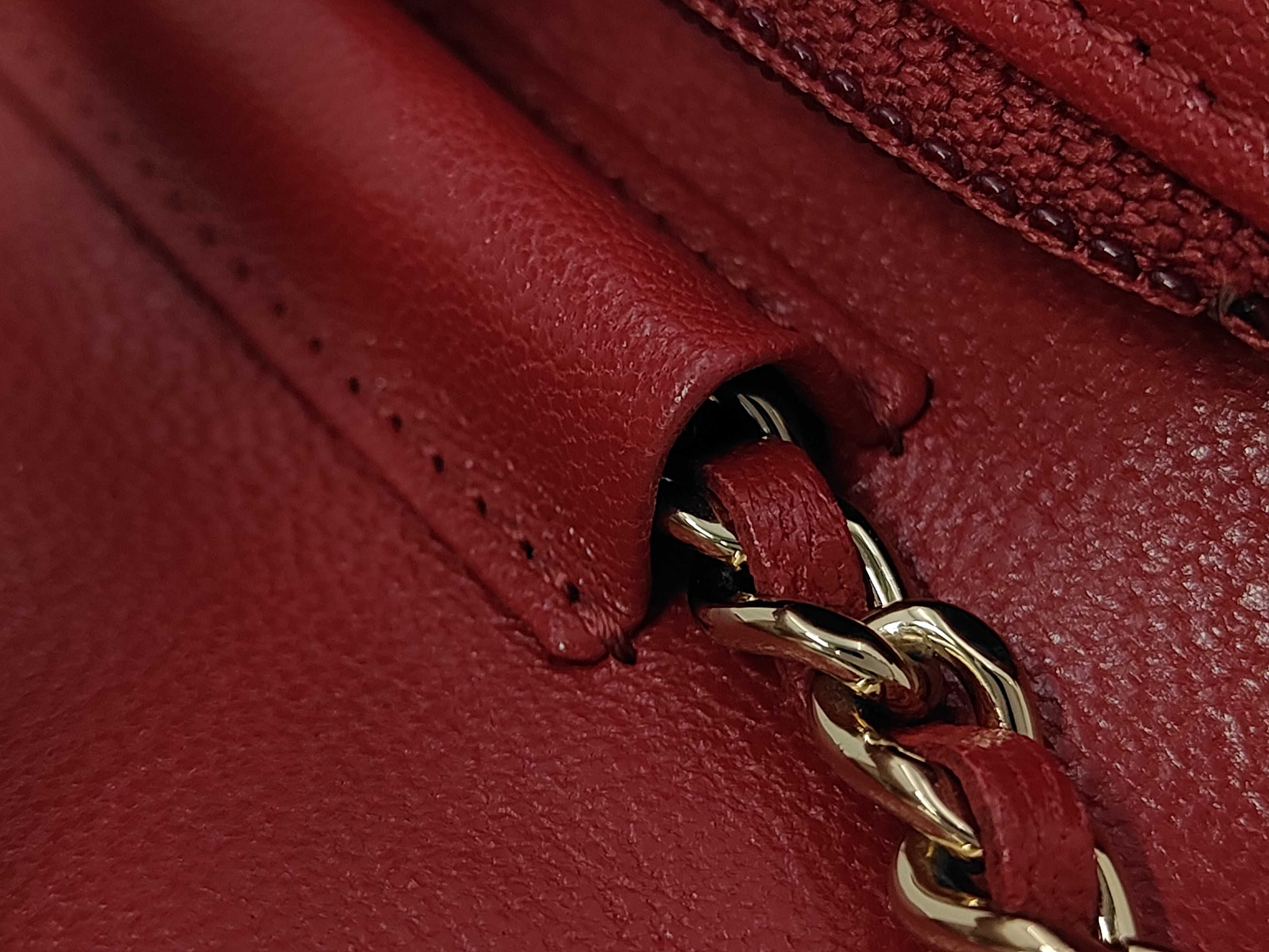 Matelassé Caviar Skin Chain Wallet Shoulder Bag — view 6