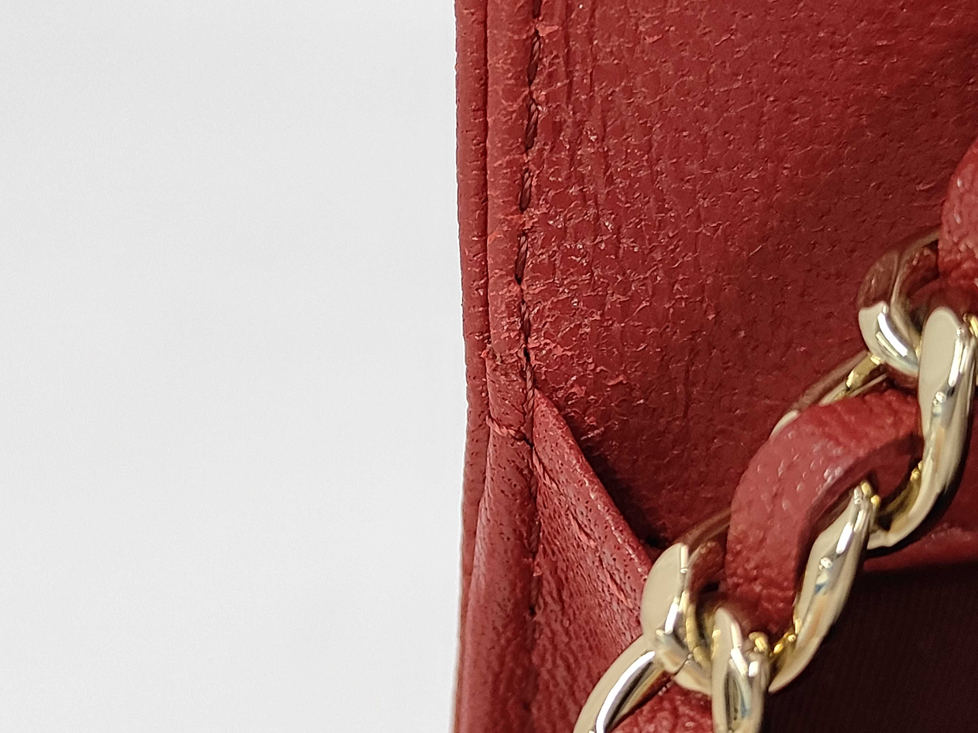Matelassé Caviar Skin Chain Wallet Shoulder Bag — view 9