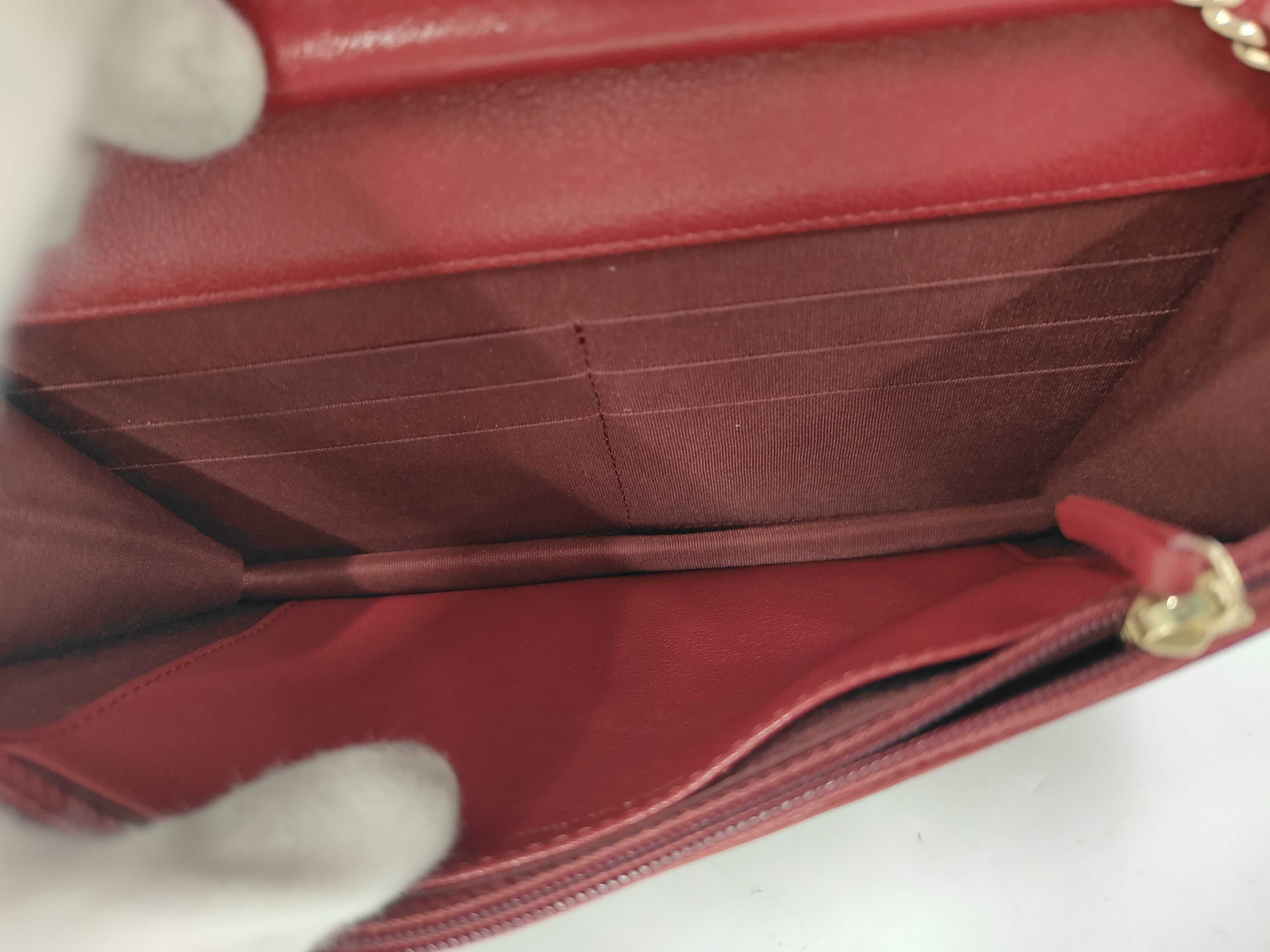 Matelassé Caviar Skin Chain Wallet Shoulder Bag — view 10