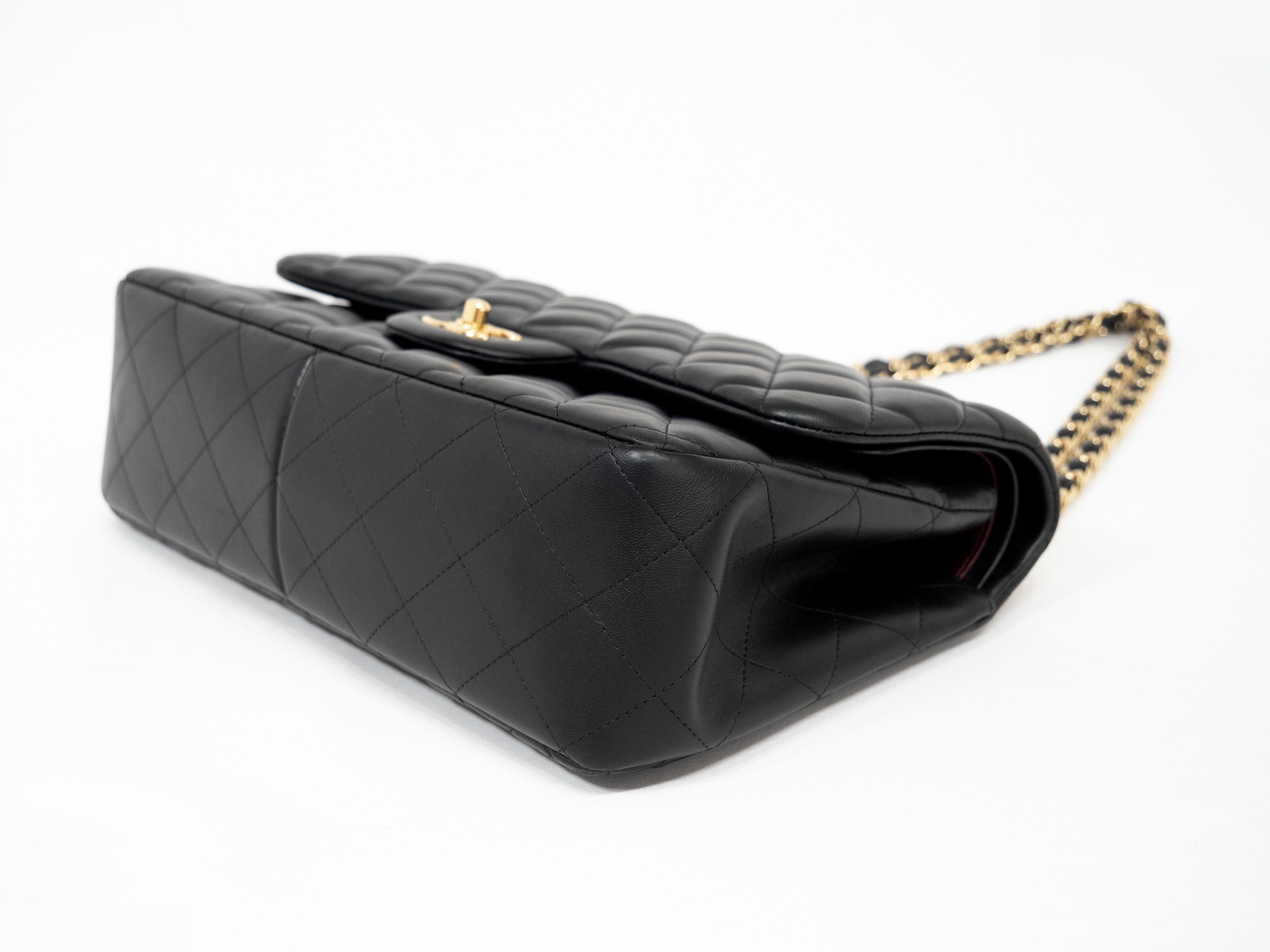 Large Matelassé bag, matching seal card, lambskin, black. — view 5