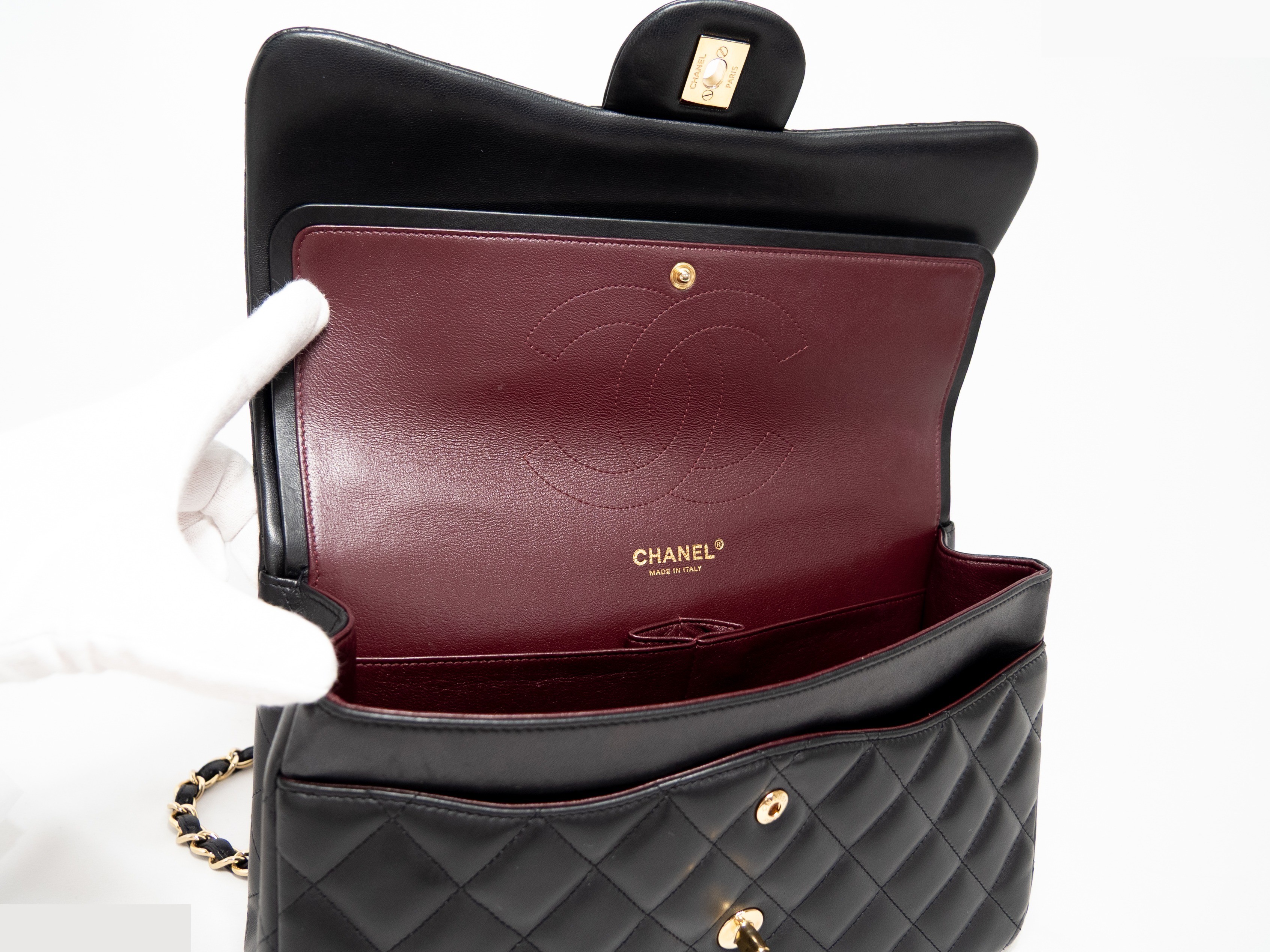 Large Matelassé bag, matching seal card, lambskin, black. — view 9