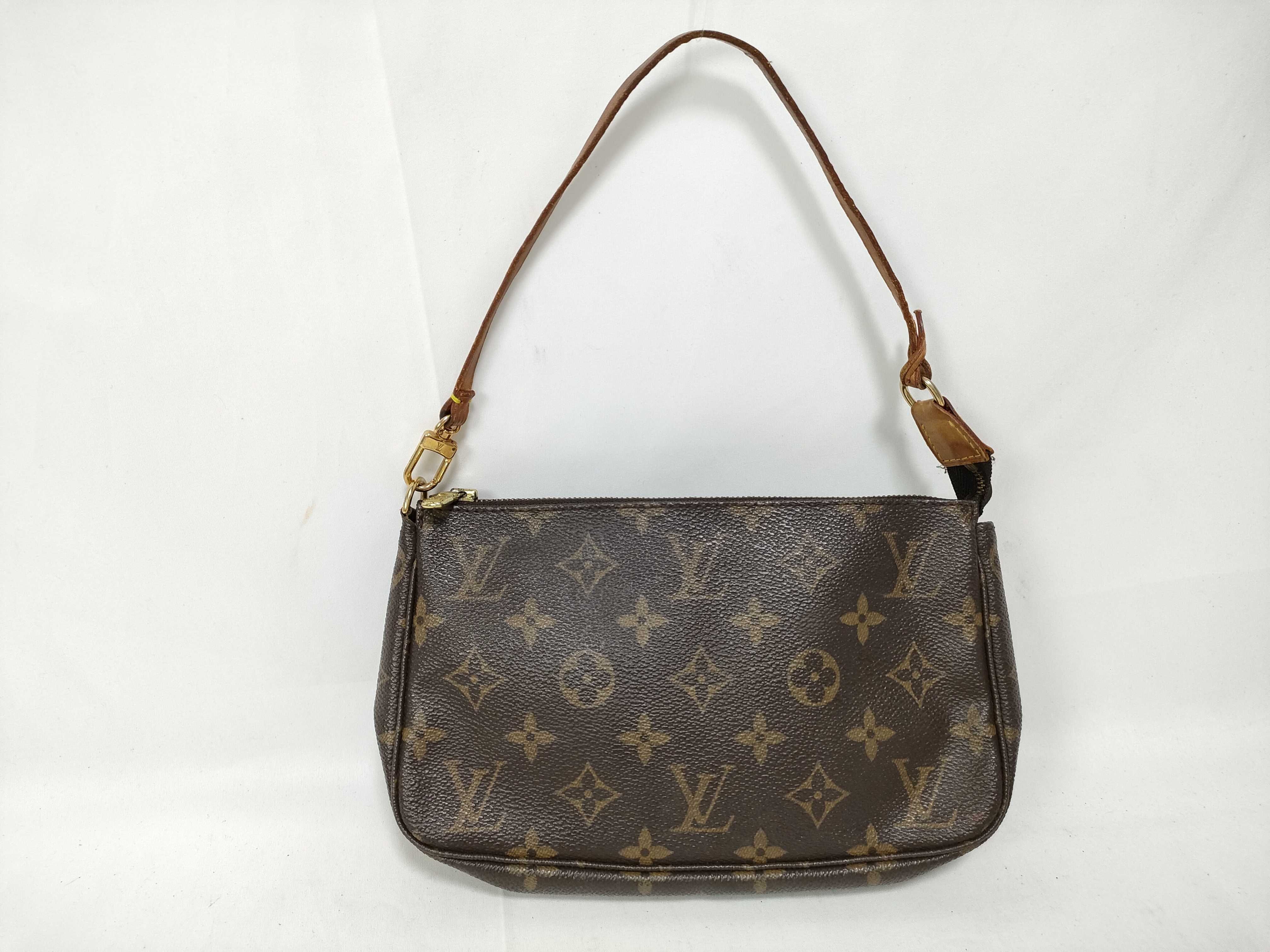 Monogram Louis Vuitton M51980 Pochette Accessoires Monogram VI0010 Pouch