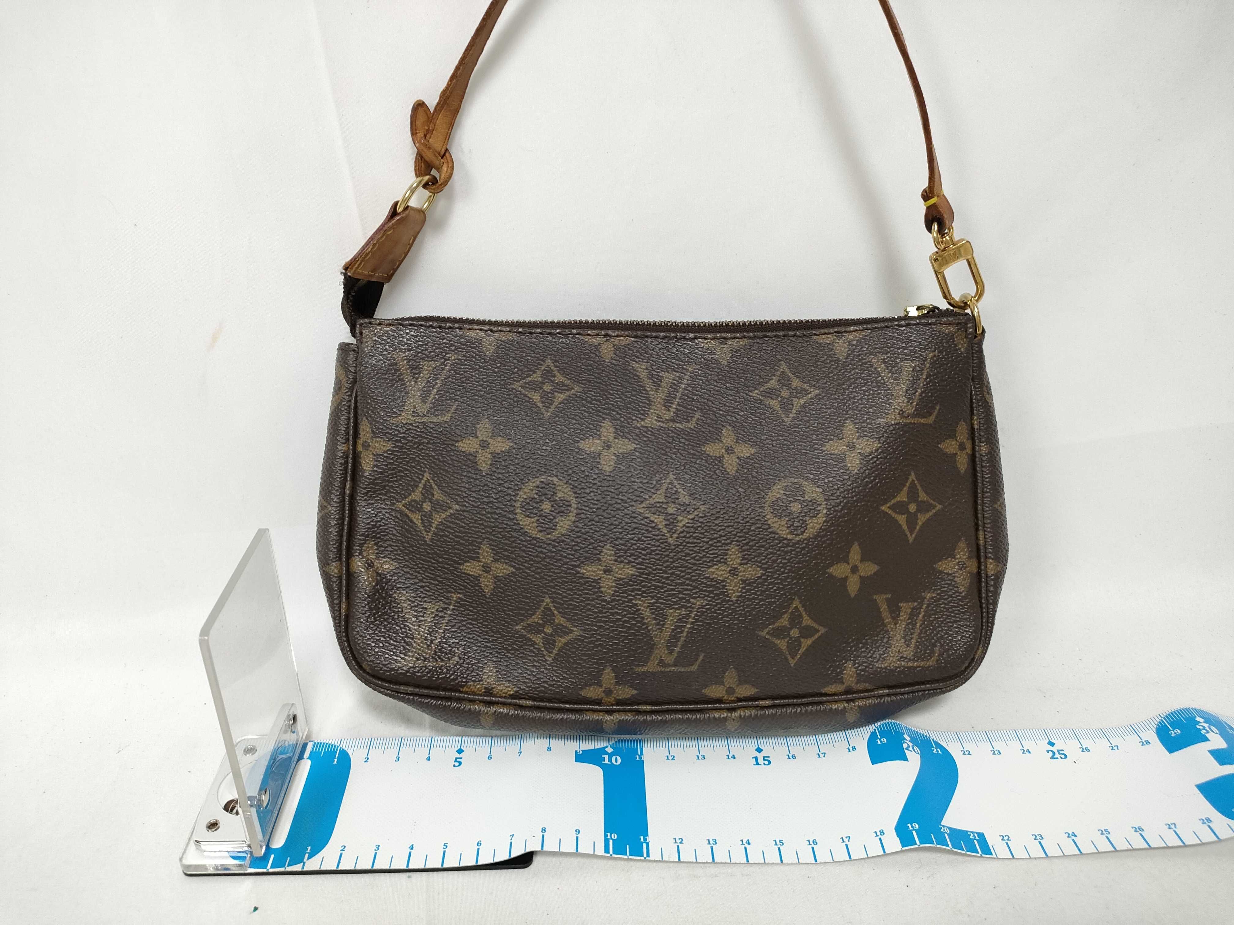 Monogram Louis Vuitton M51980 Pochette Accessoires Monogram VI0010 Pouch — view 2