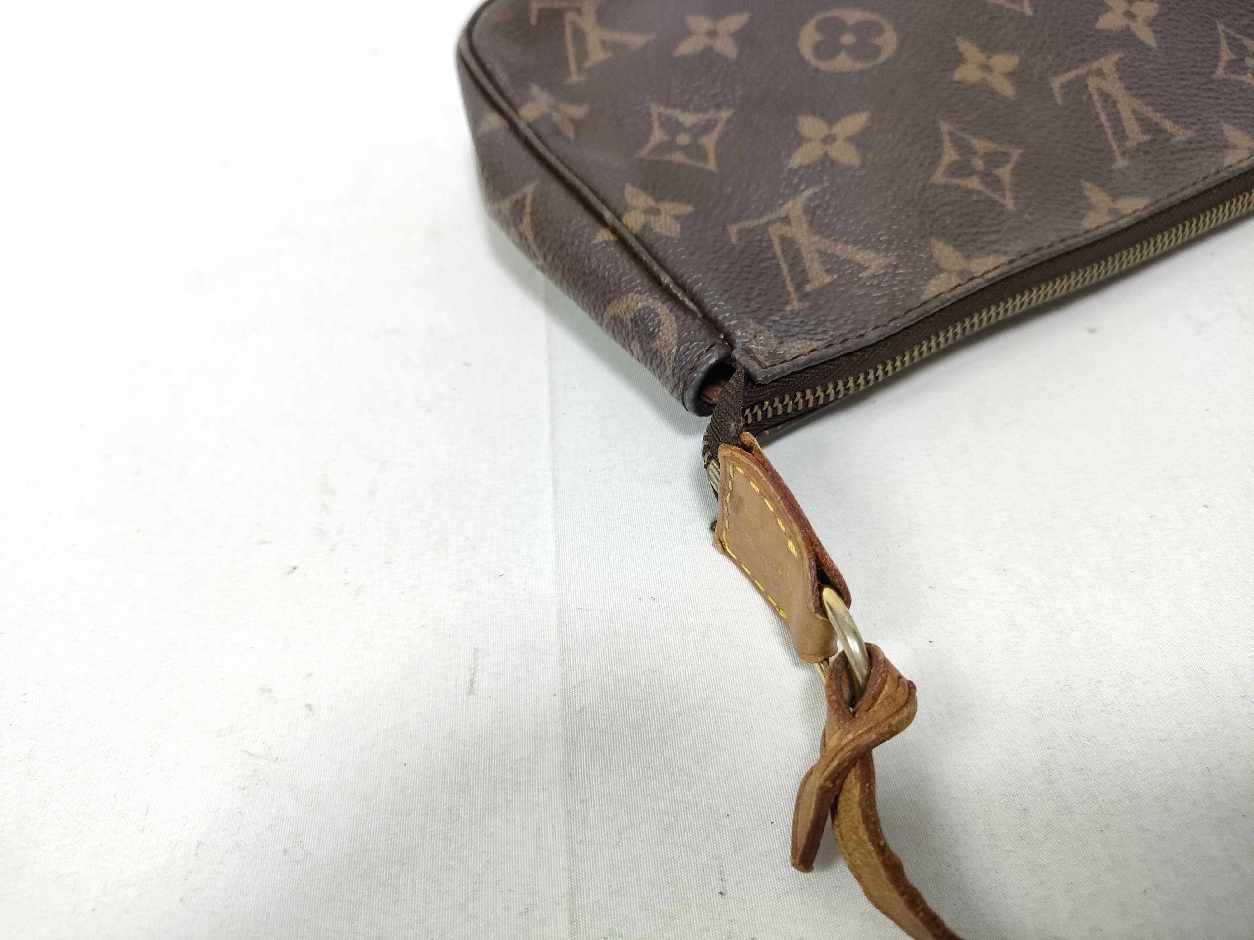 Monogram Louis Vuitton M51980 Pochette Accessoires Monogram VI0010 Pouch — view 11