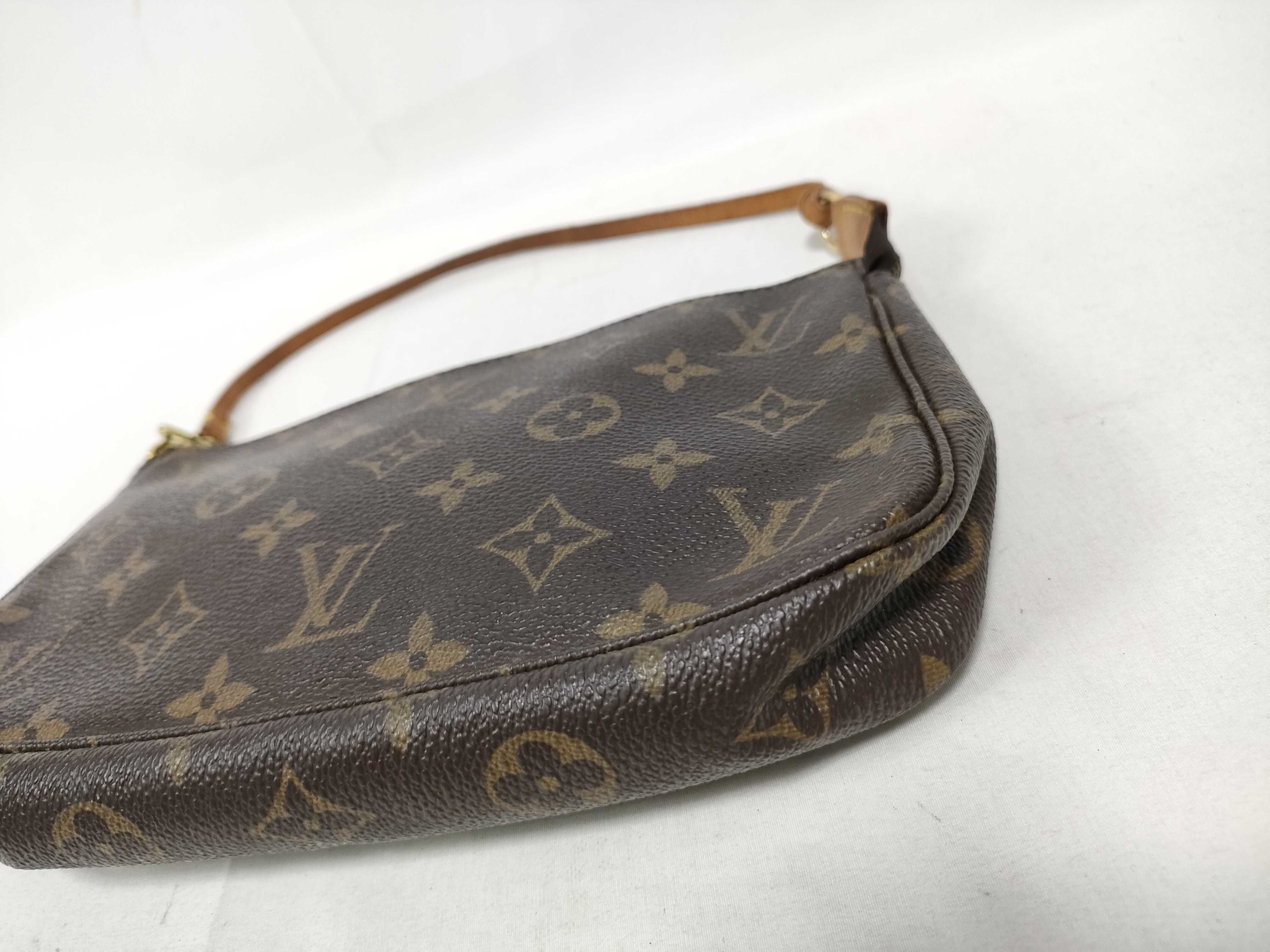 Monogram Louis Vuitton M51980 Pochette Accessoires Monogram VI0010 Pouch — view 4