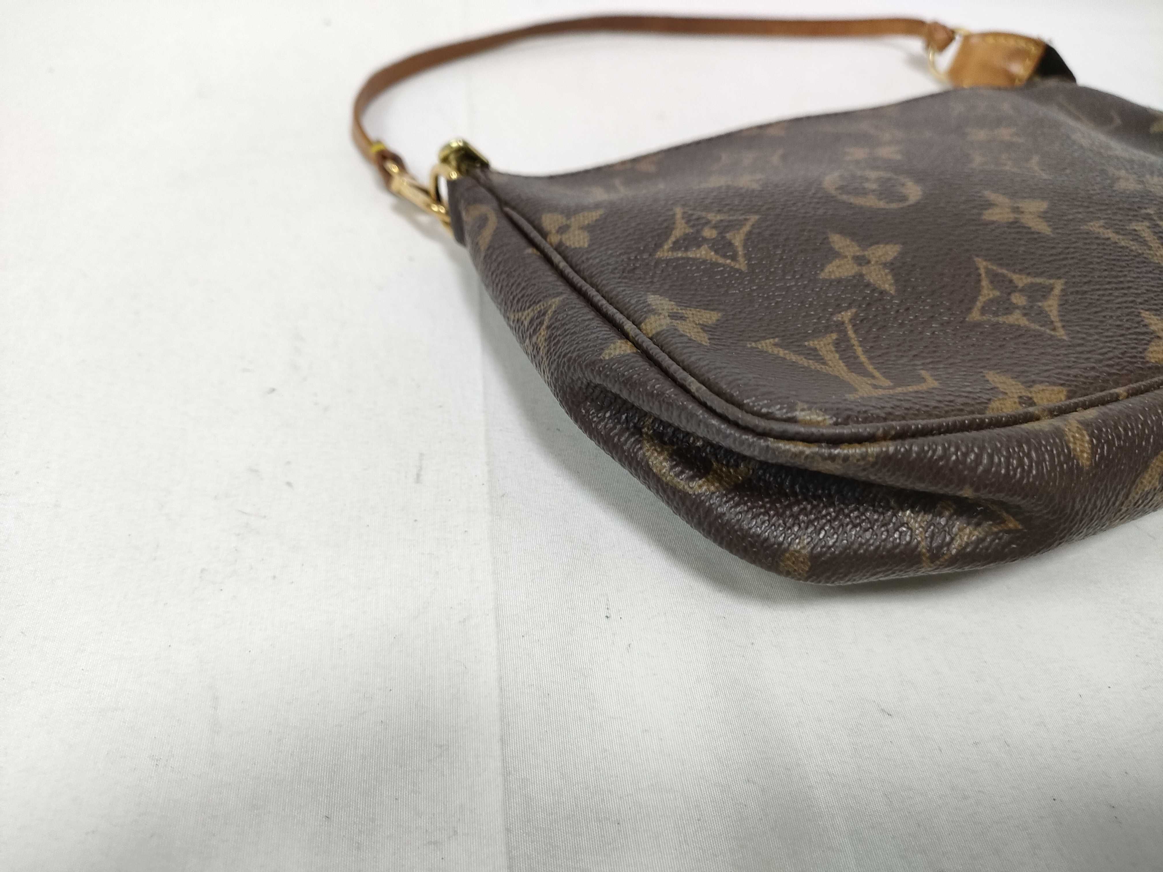 Monogram Louis Vuitton M51980 Pochette Accessoires Monogram VI0010 Pouch — view 5