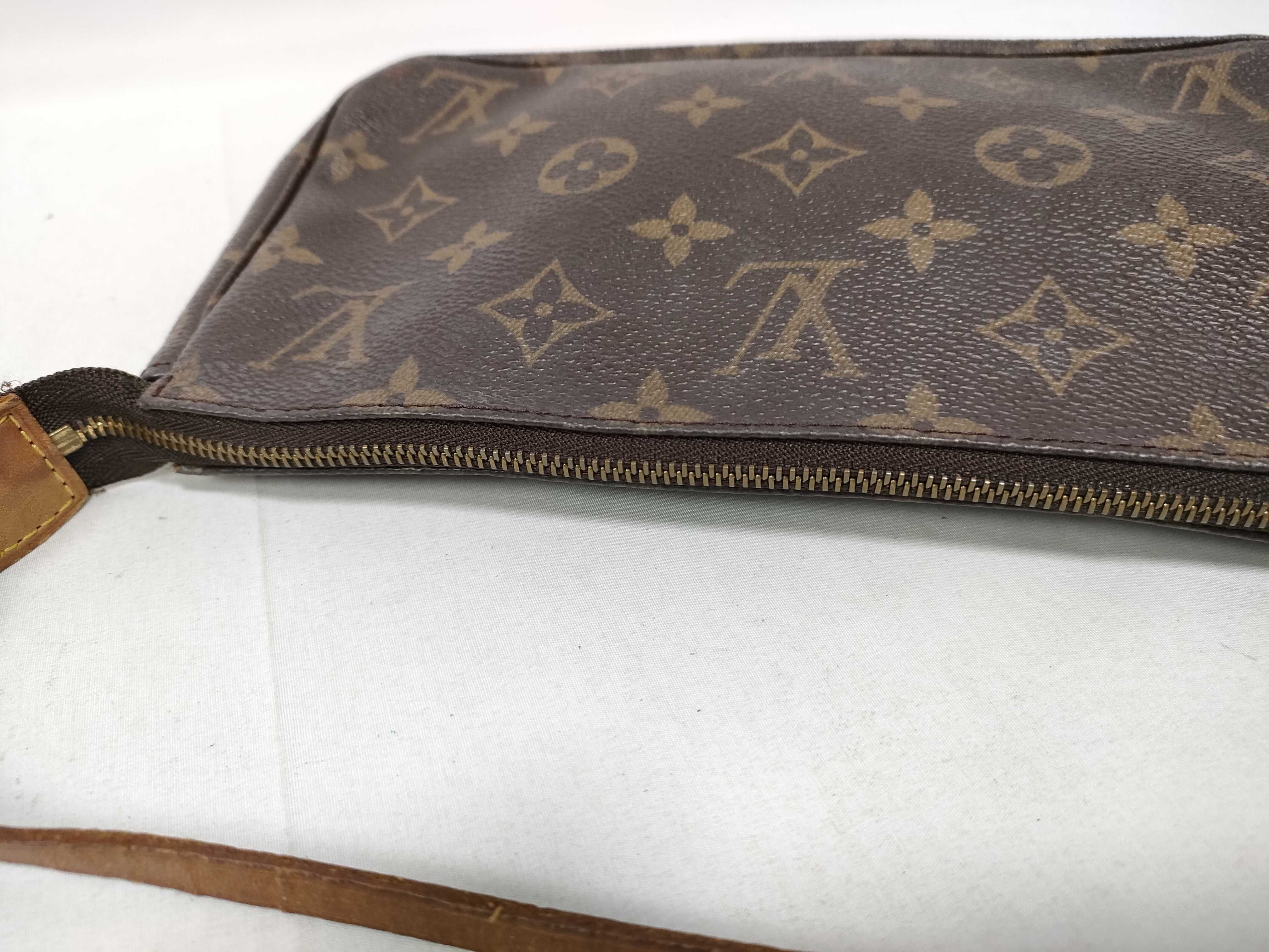 Monogram Louis Vuitton M51980 Pochette Accessoires Monogram VI0010 Pouch — view 8