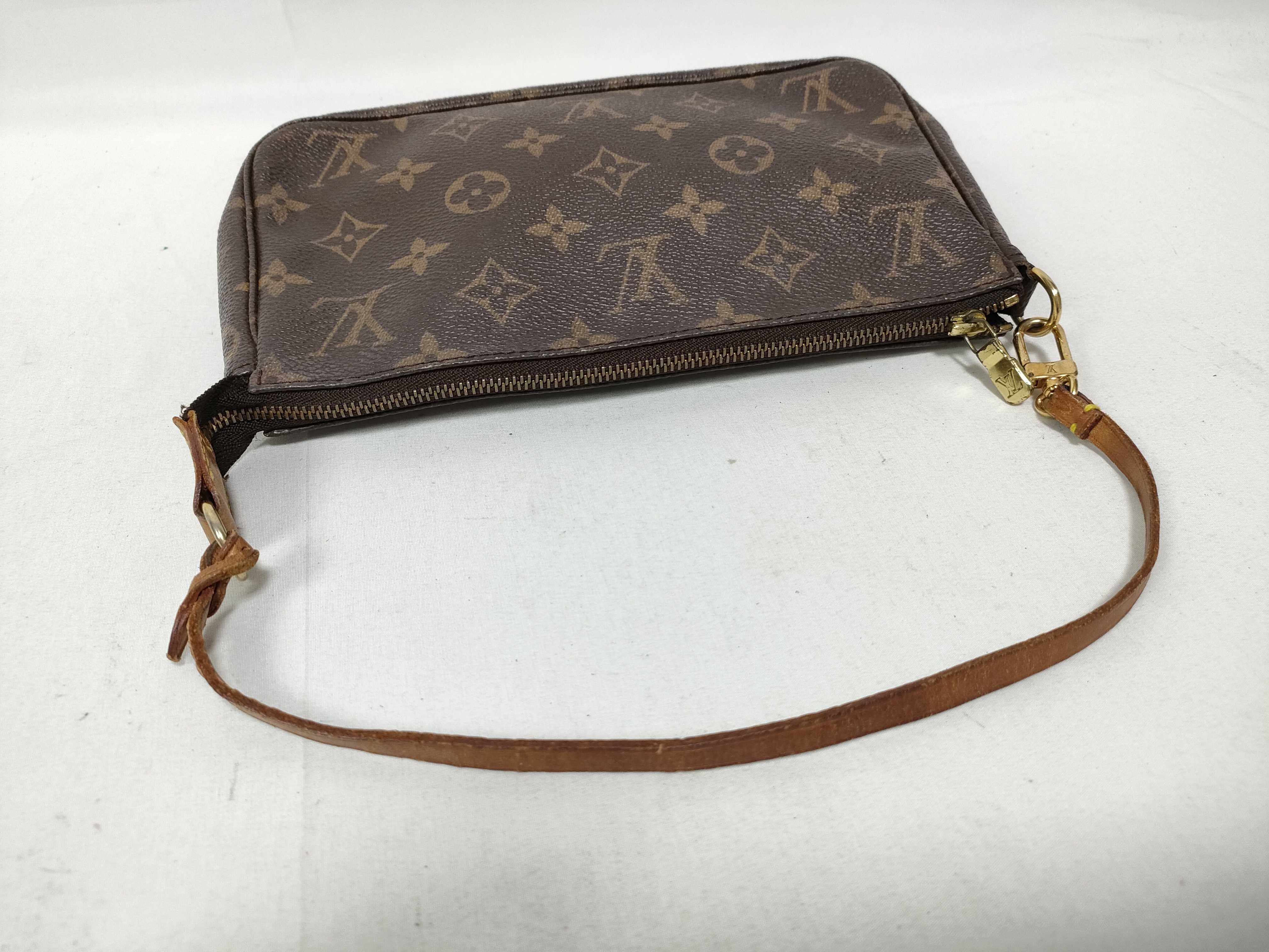 Monogram Louis Vuitton M51980 Pochette Accessoires Monogram VI0010 Pouch — view 10
