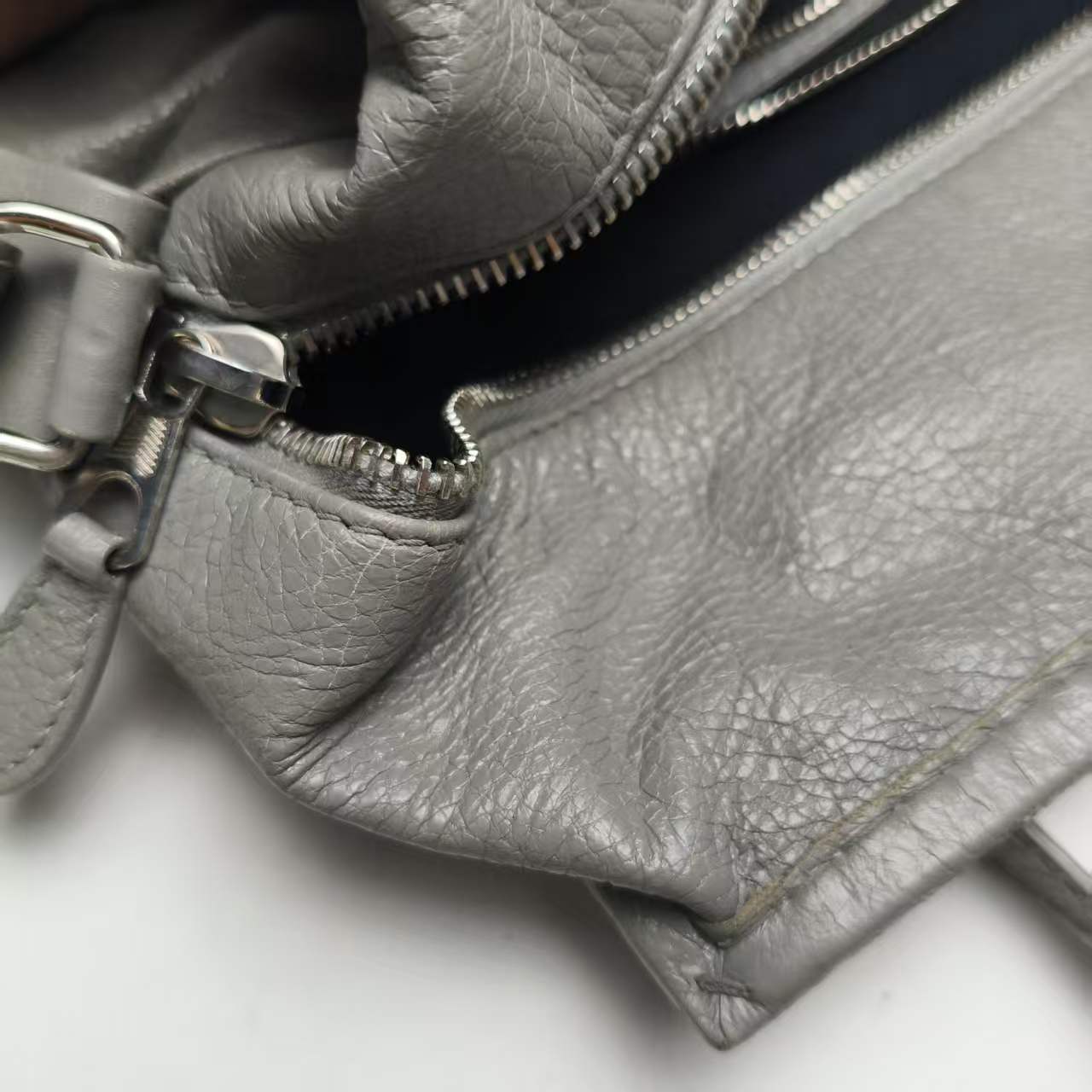 【*Shipped from: China*】BALENCIAGA Bazaar Leather Shoulder Bag — view 12