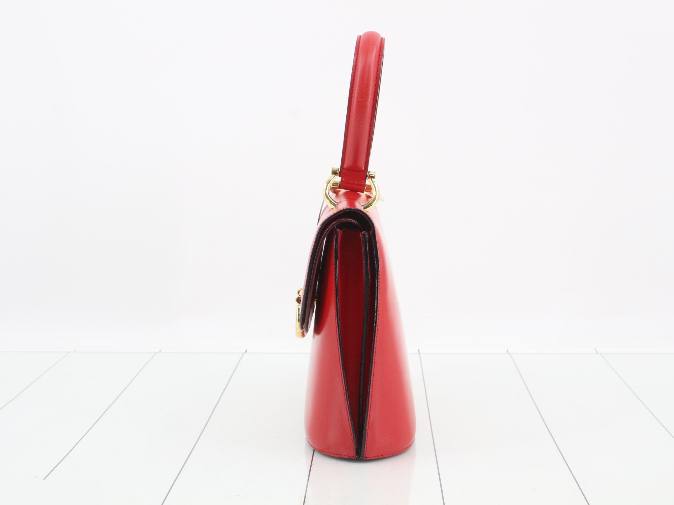 Leather red handbag — view 3