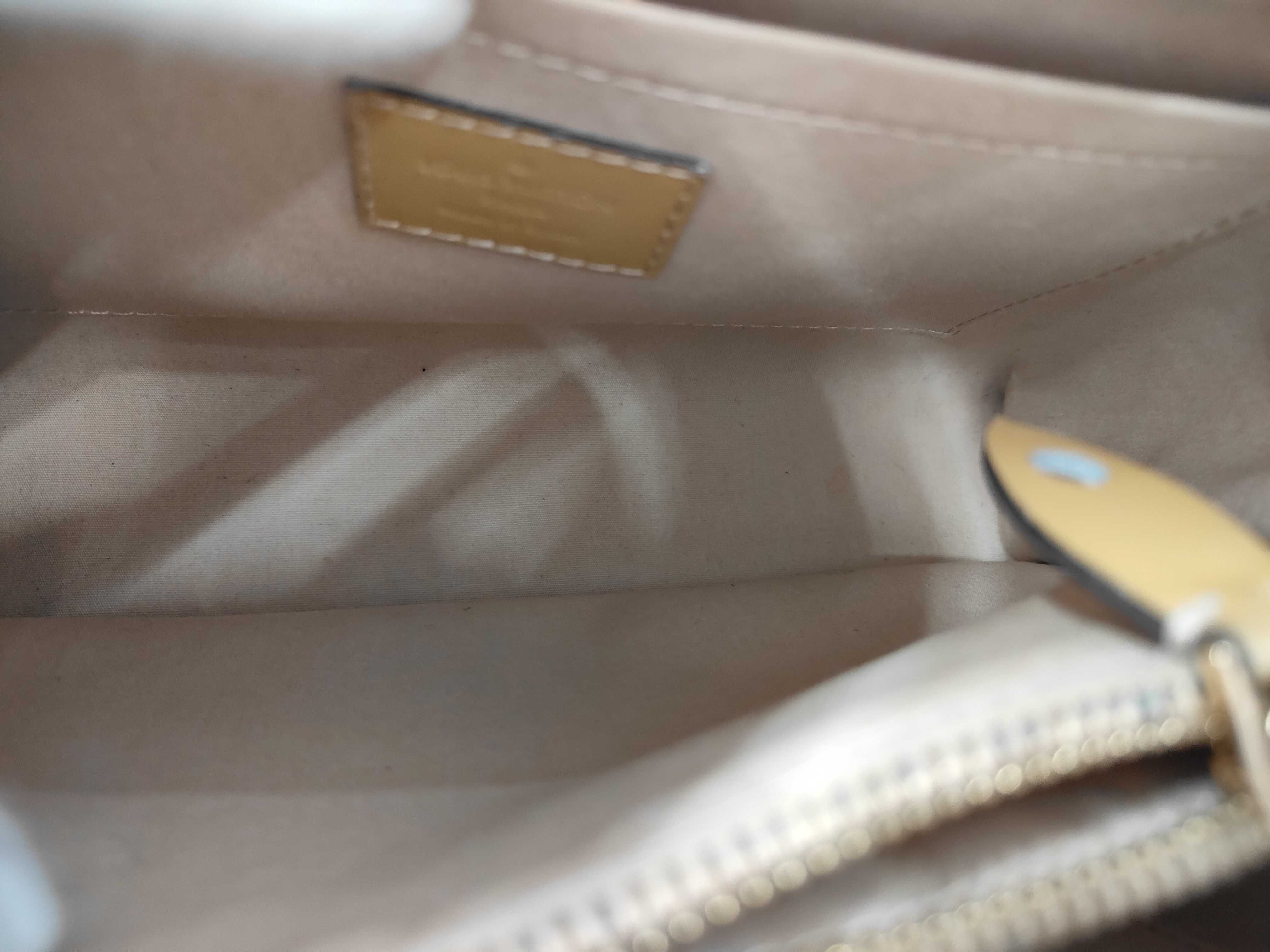 Vernis Montaigne BB Vernis Handbag — view 10