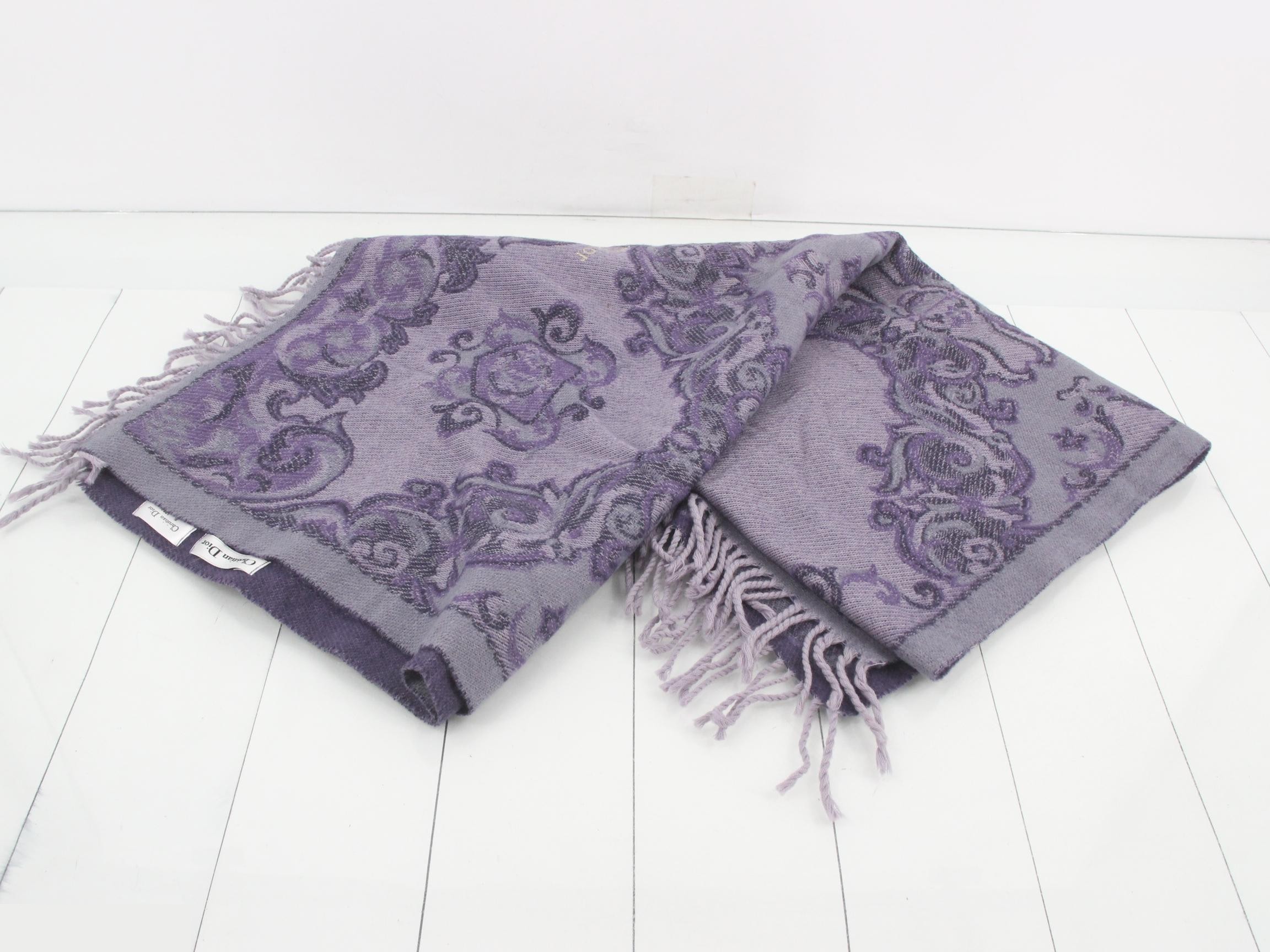 Other lines: Small items, accessories, and scarves — view 2