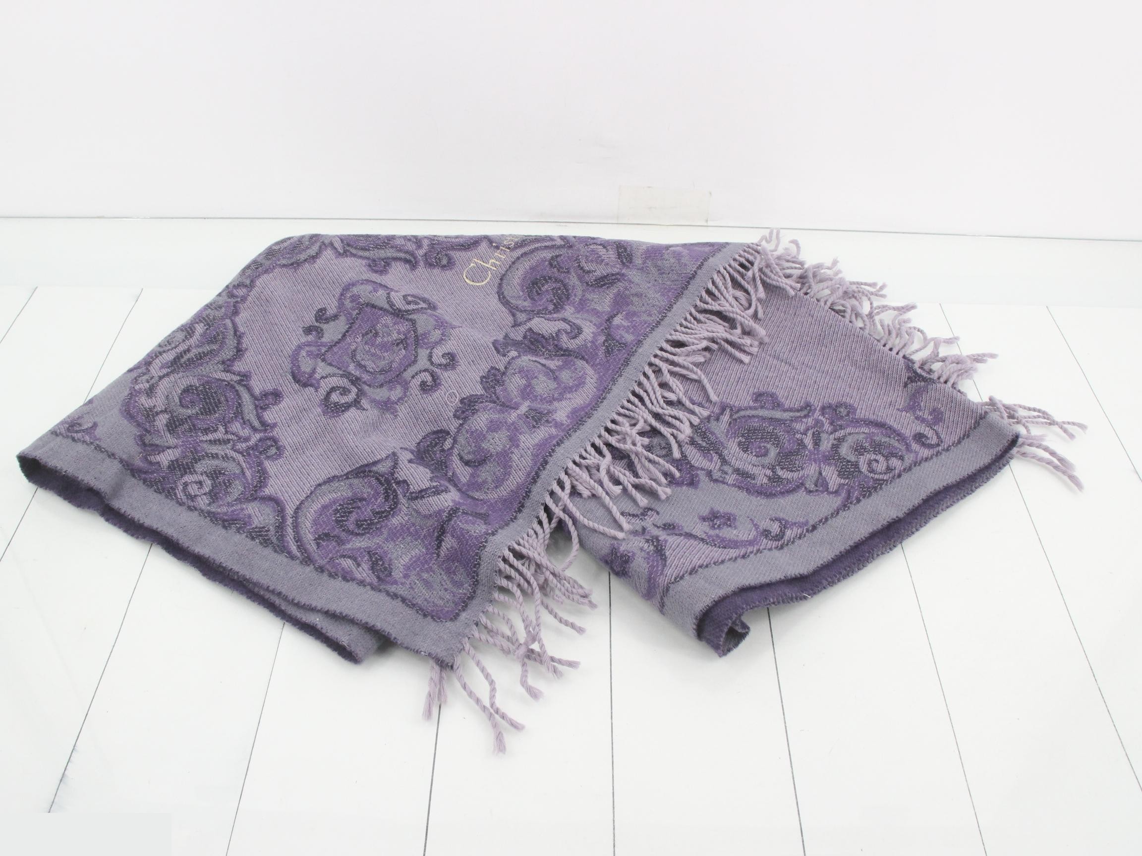 Other lines: Small items, accessories, and scarves — view 3