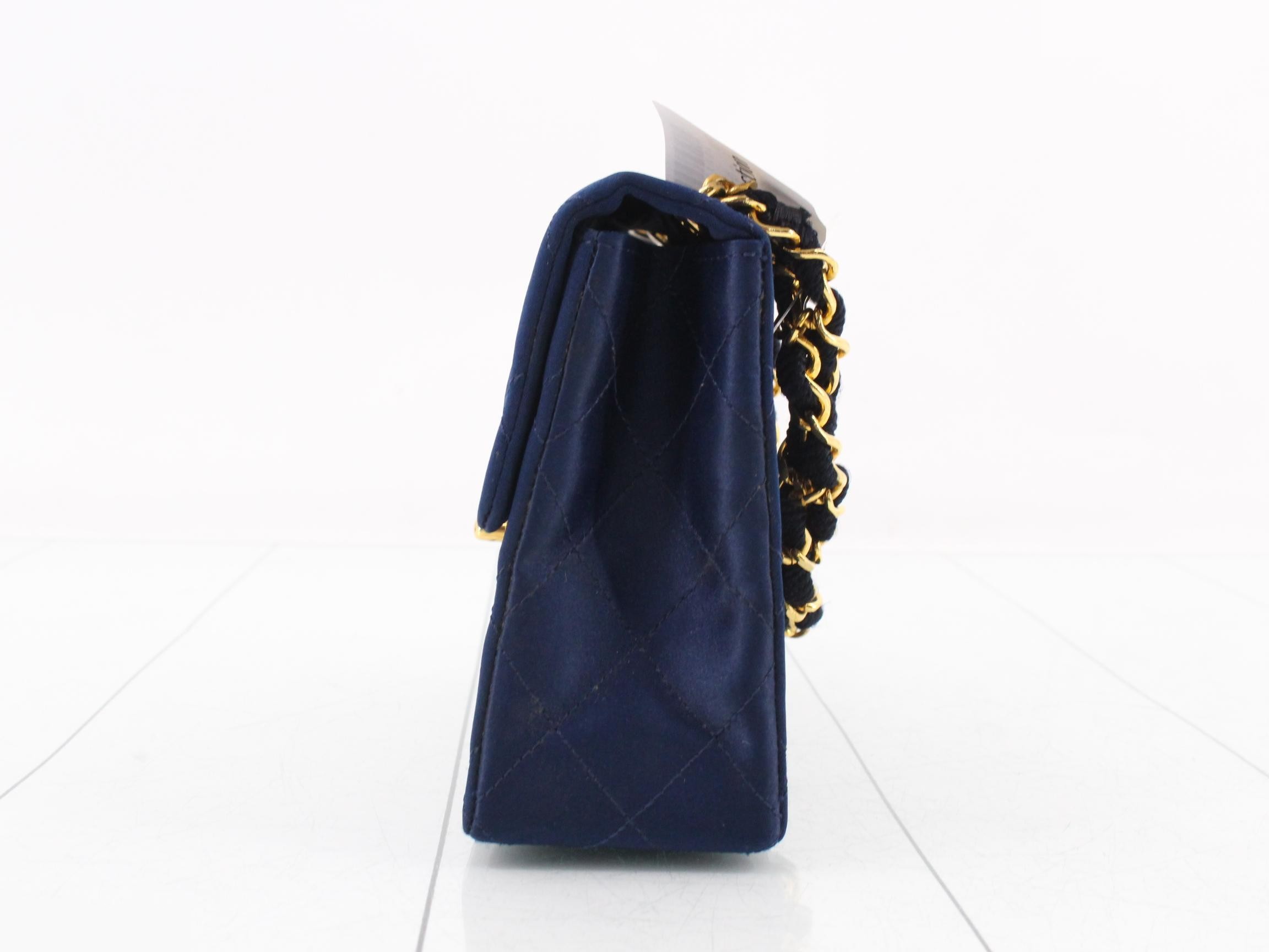 Matelassé (bag) - Shoulder bag - Satin — view 3