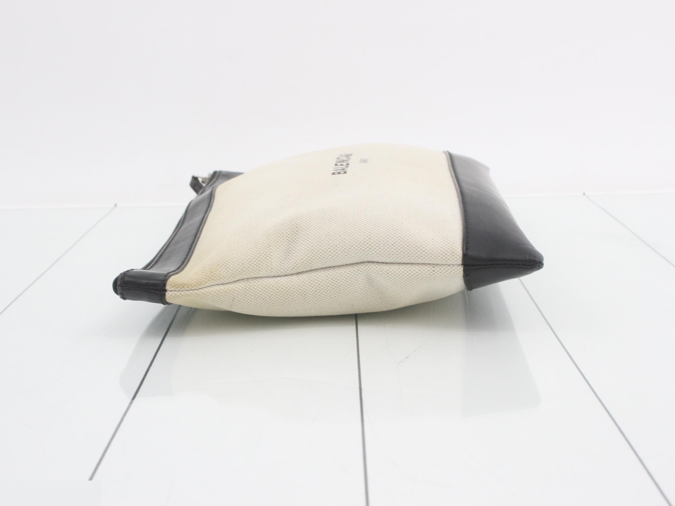 Other lines: Bags and clutches — view 4