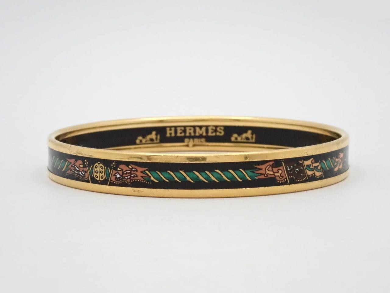 Enamel bangle, wrist circumference approximately 21 cm
