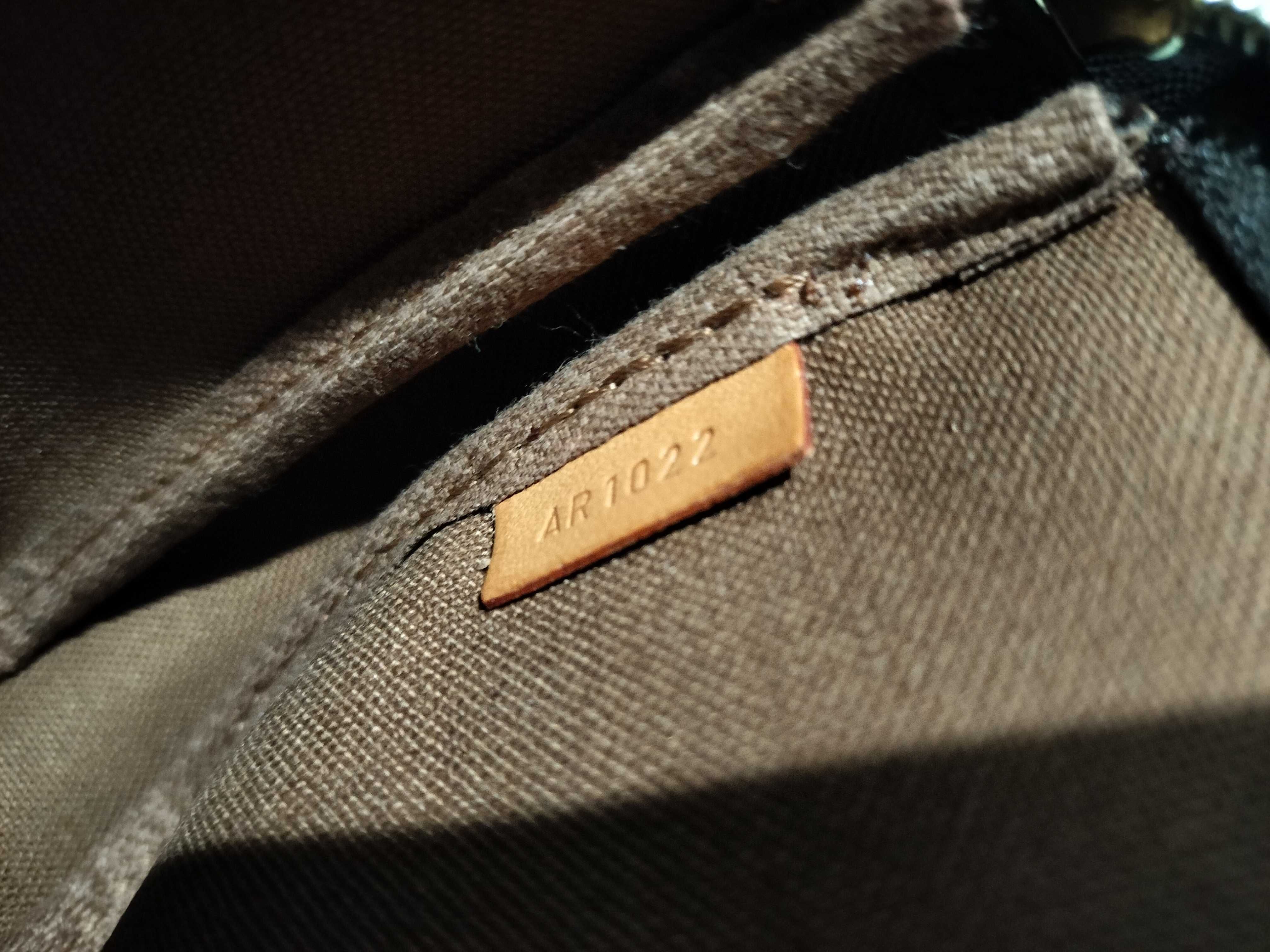 Monogram M40712 Pochette Accessoires — view 11