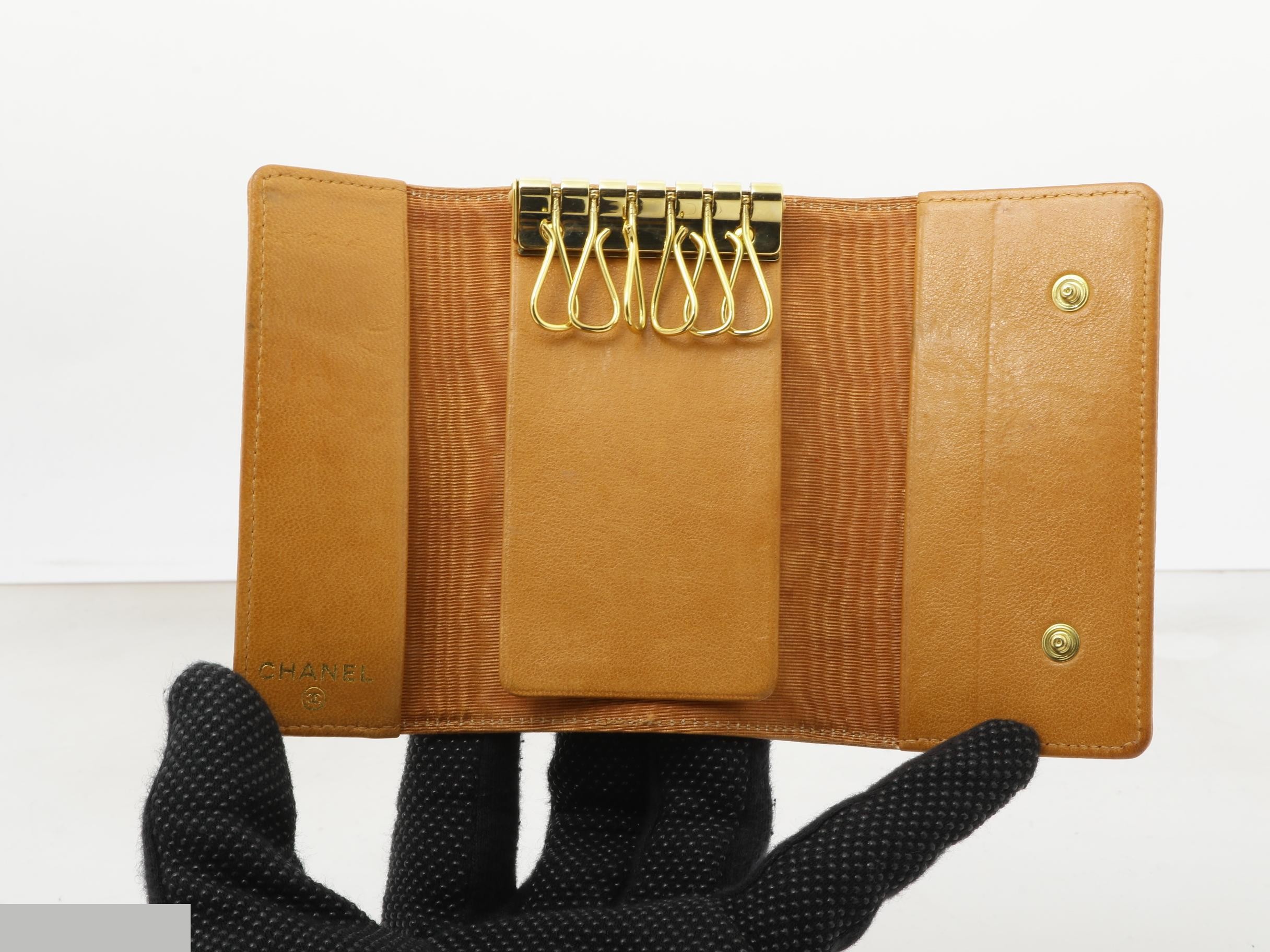 Caviar skin (bag) and key case — view 4