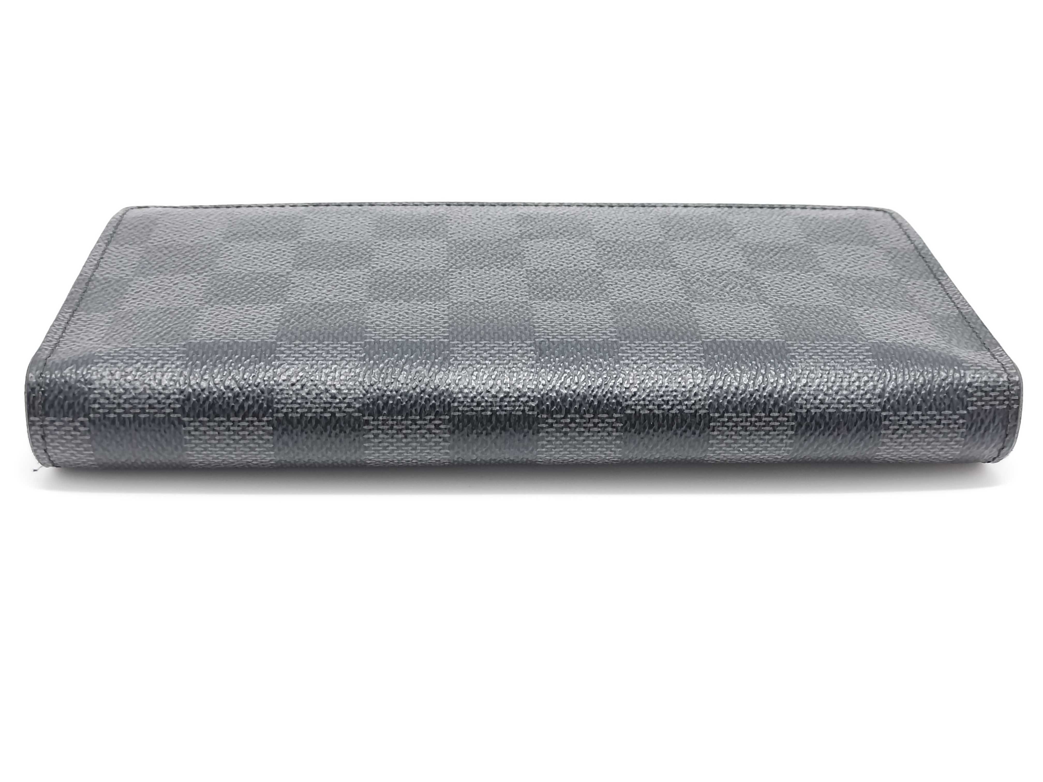 Damier Graphite Portefeuille Brazza Wallet with Initials — view 4